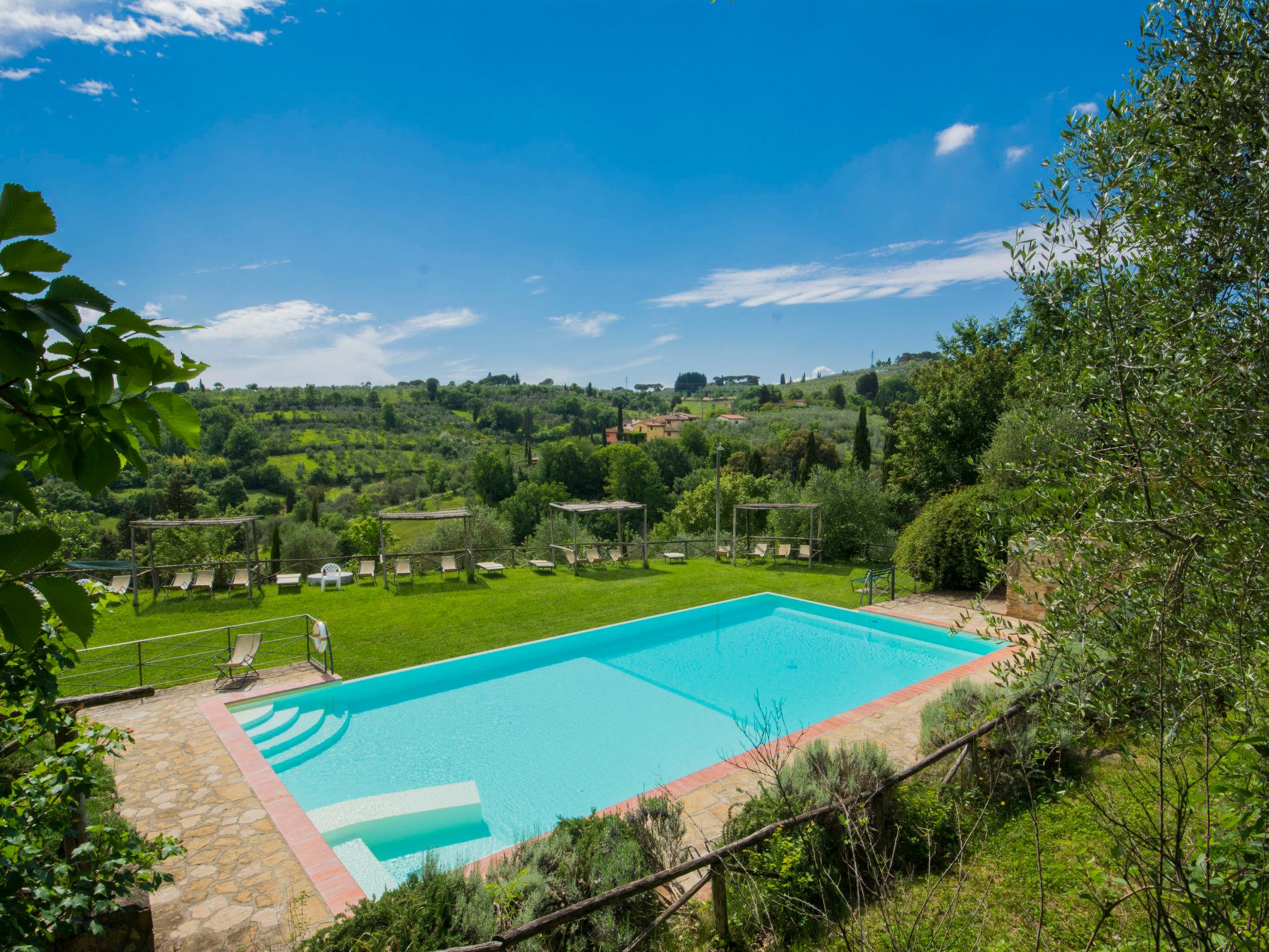 Foto 1 - Apartamento de 2 habitaciones en Bagno a Ripoli con piscina y jardín