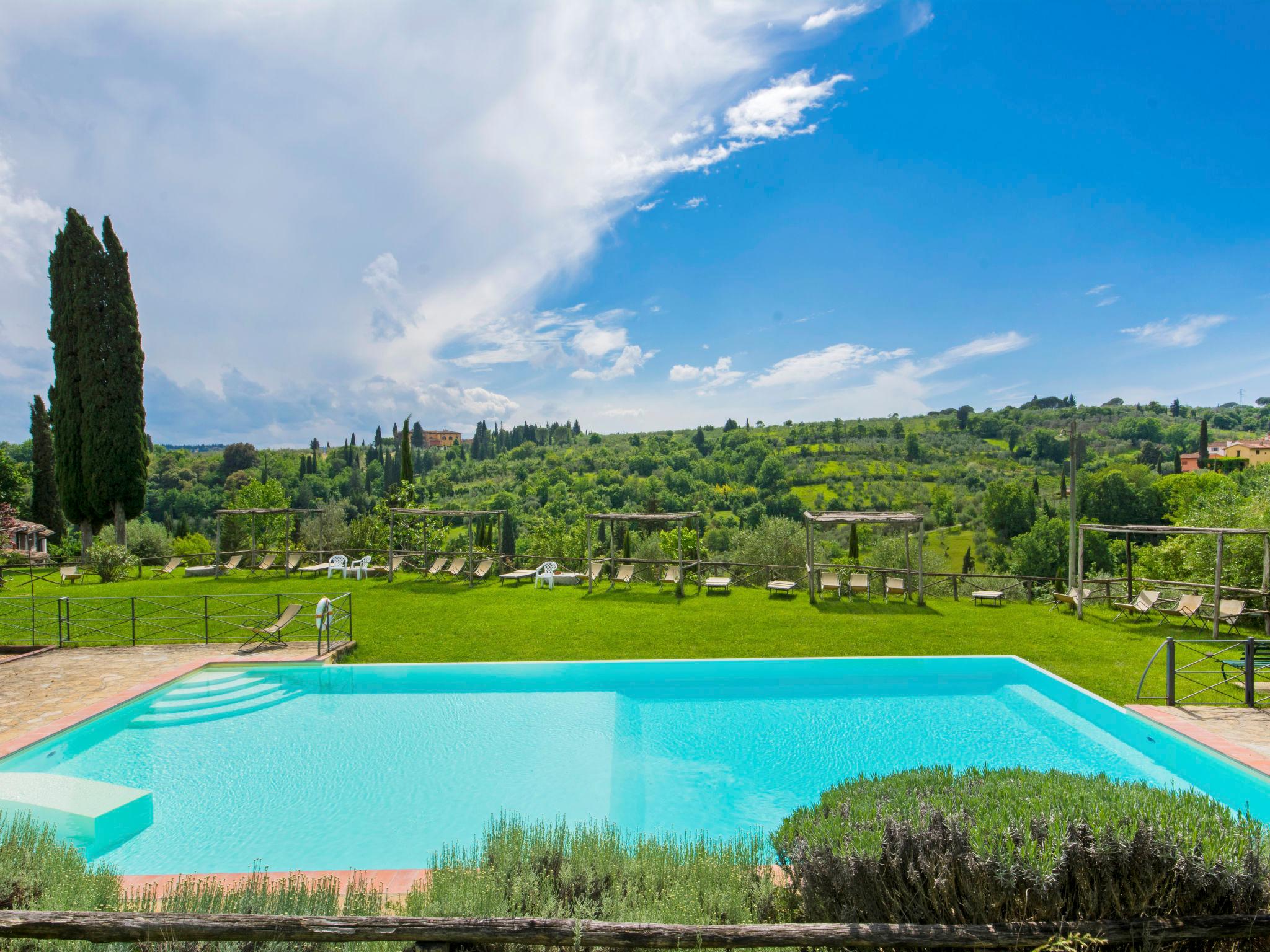 Foto 8 - Apartamento de 2 habitaciones en Bagno a Ripoli con piscina y jardín