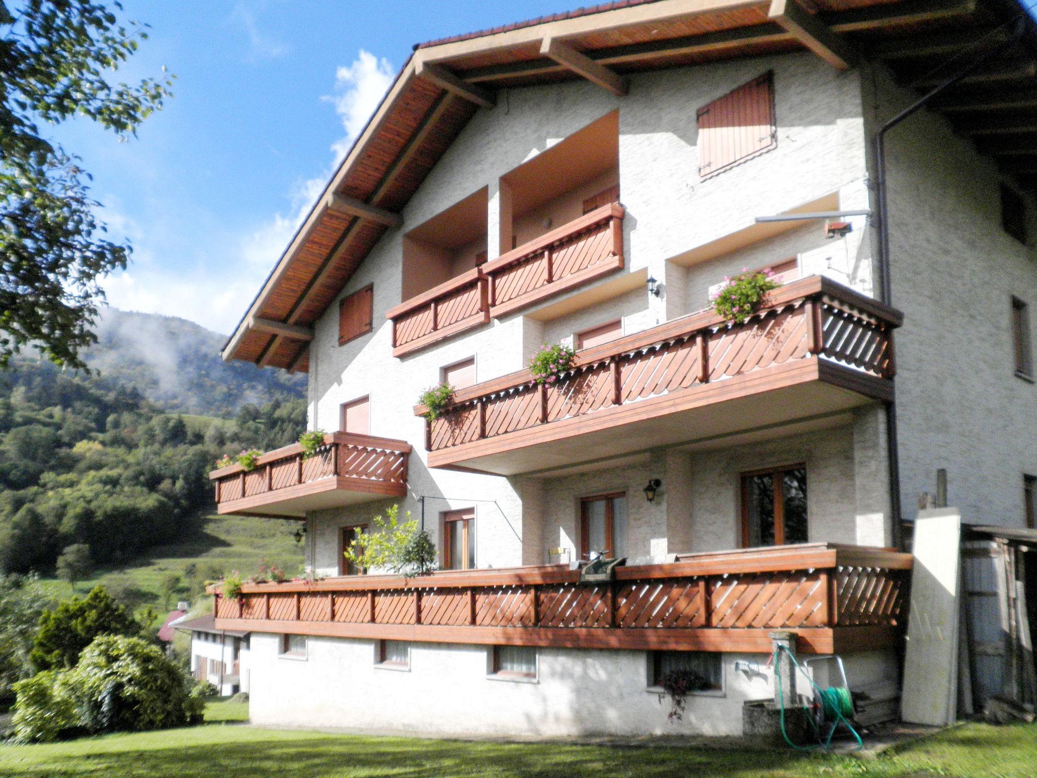 Foto 1 - Apartamento de 3 habitaciones en Ledro con jardín y vistas a la montaña