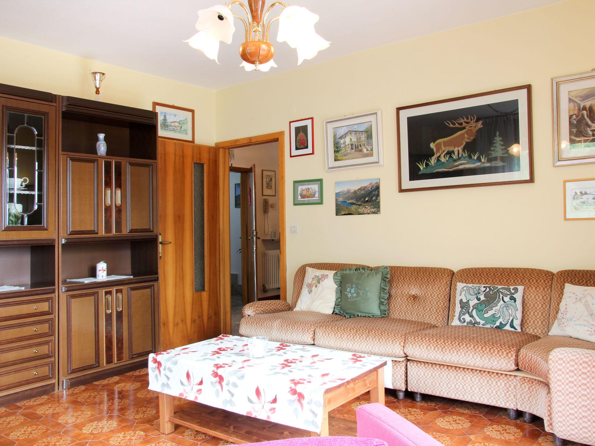 Photo 3 - 3 bedroom Apartment in Ledro with garden and mountain view