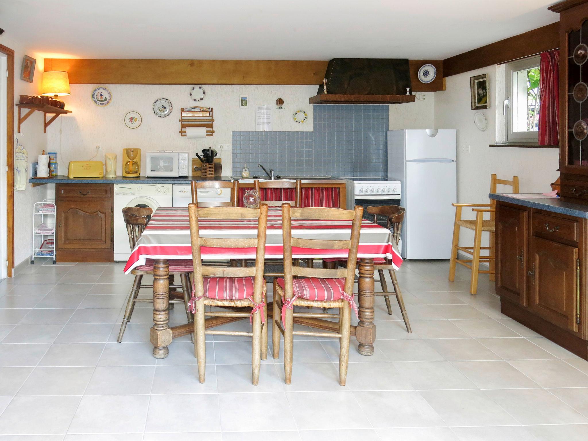 Photo 7 - 2 bedroom House in Regnéville-sur-Mer with garden and terrace