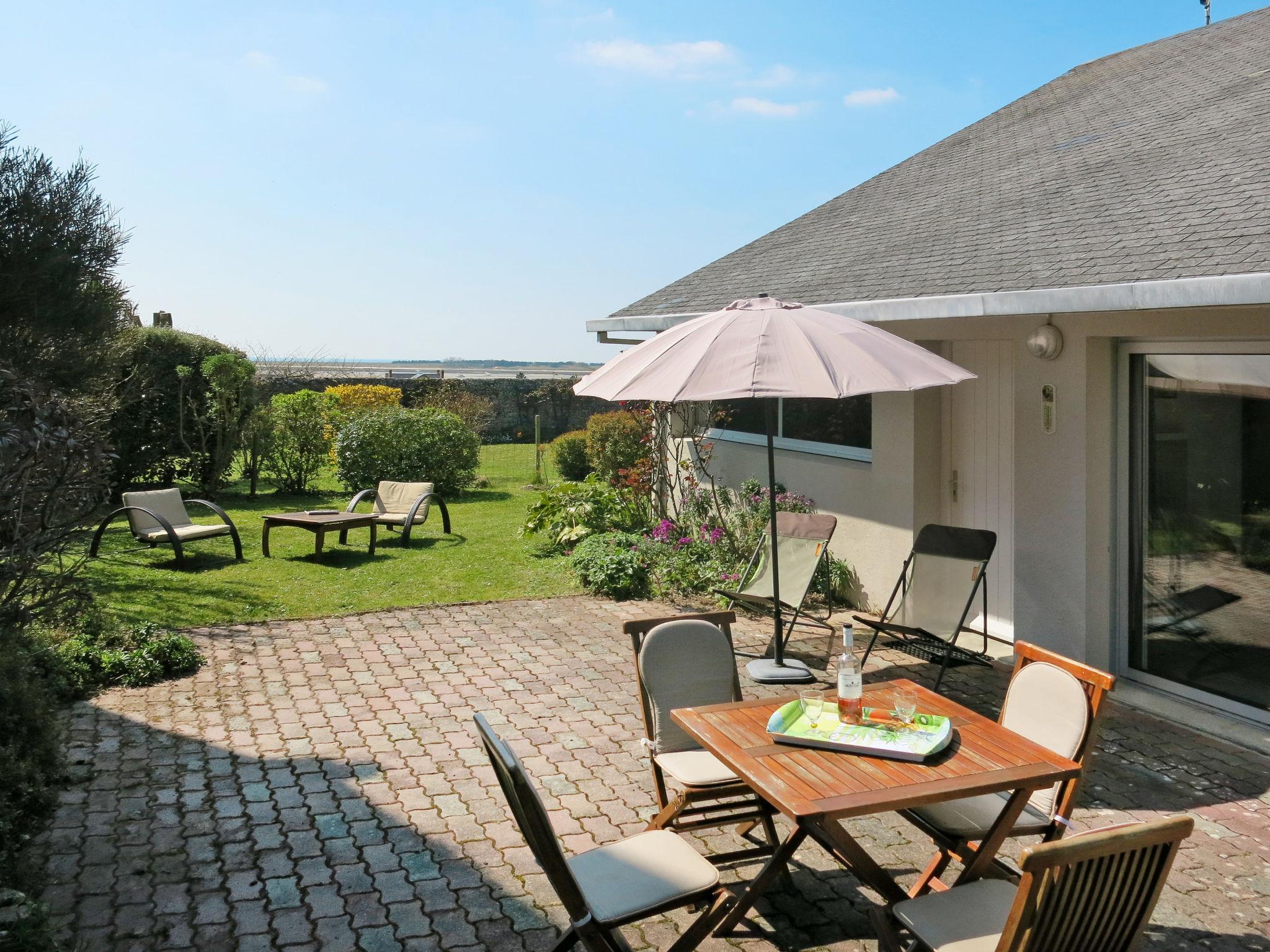 Photo 1 - Maison de 2 chambres à Regnéville-sur-Mer avec terrasse et vues à la mer