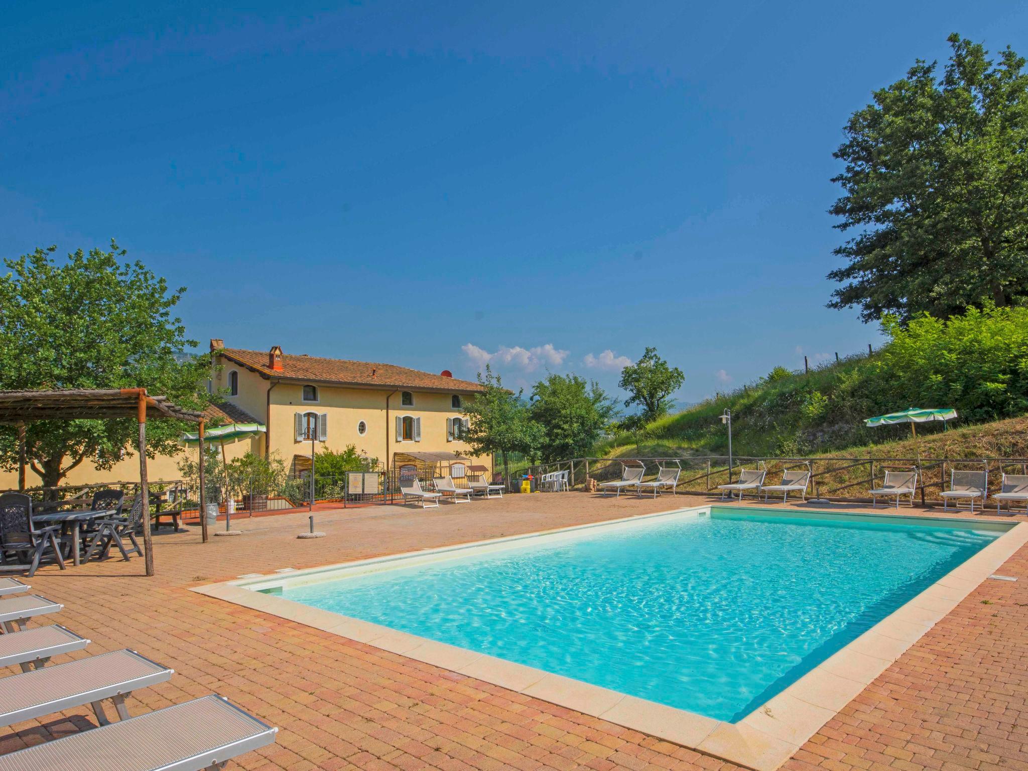 Foto 1 - Appartamento con 2 camere da letto a Serravalle Pistoiese con piscina e giardino
