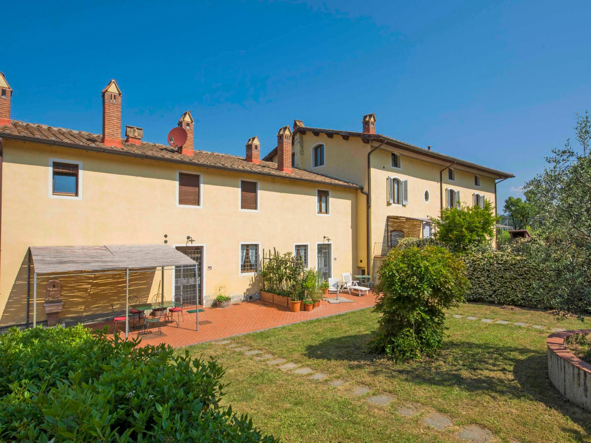 Foto 2 - Apartamento de 2 habitaciones en Serravalle Pistoiese con piscina y jardín