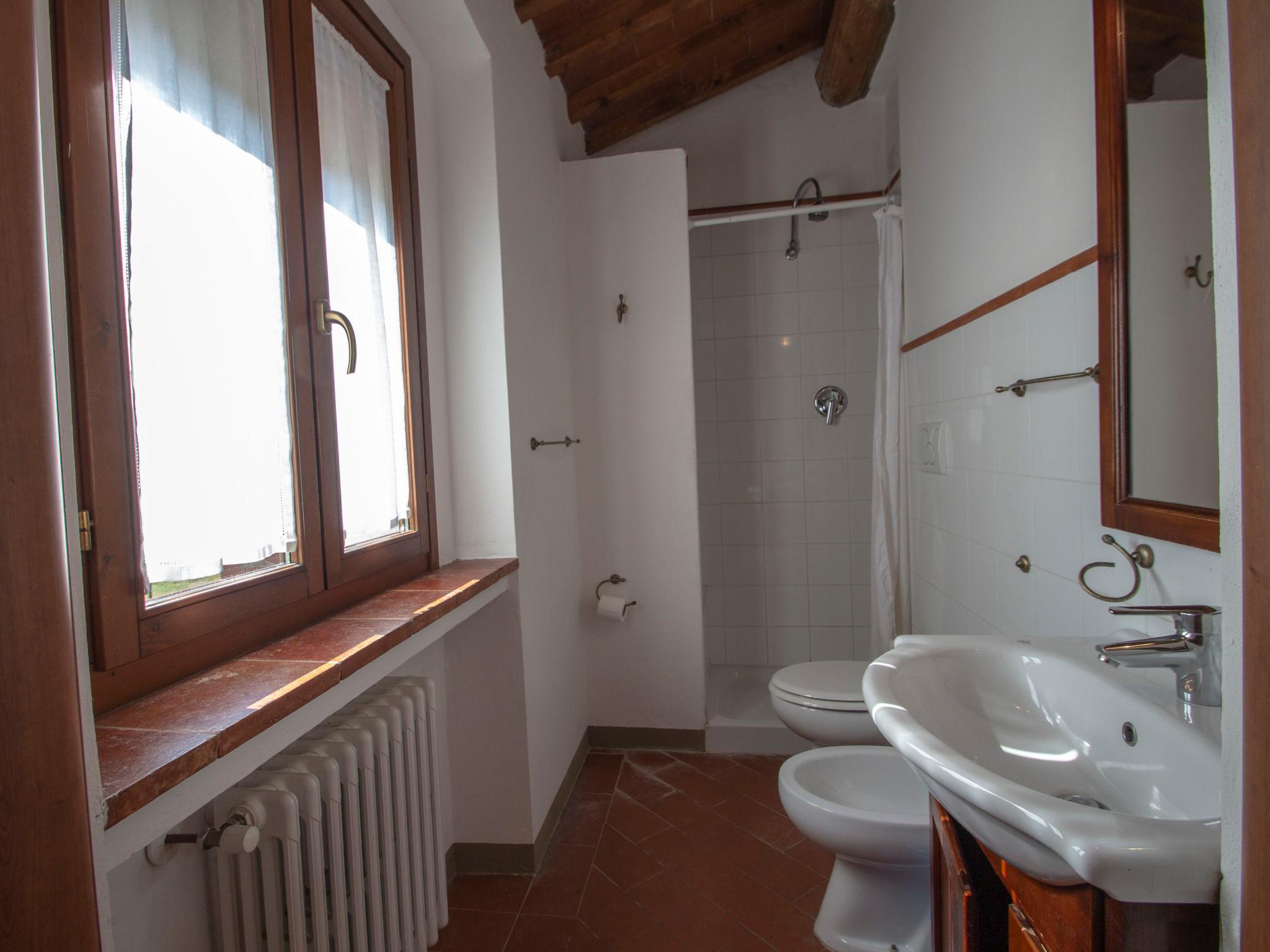 Photo 13 - 2 bedroom Apartment in Serravalle Pistoiese with swimming pool and garden