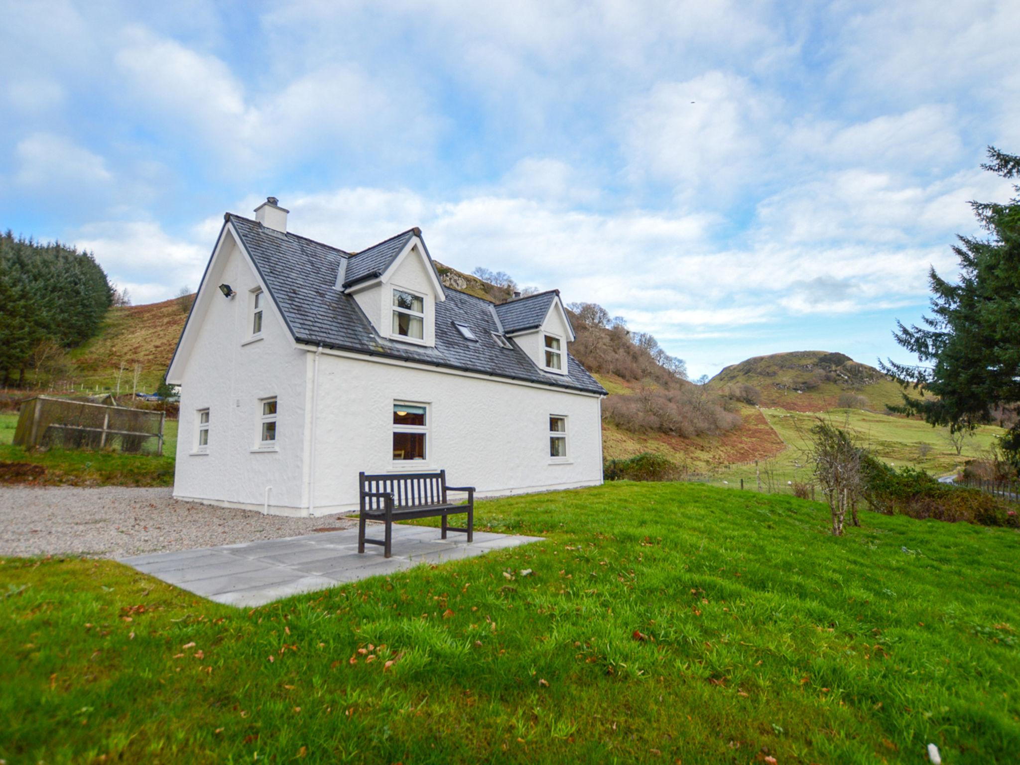 Photo 1 - Maison de 2 chambres à Oban avec jardin et vues sur la montagne