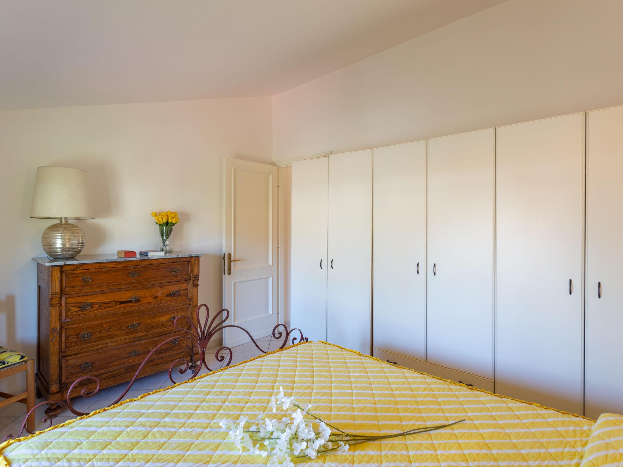 Foto 15 - Appartamento con 2 camere da letto a Pietrasanta con vista mare