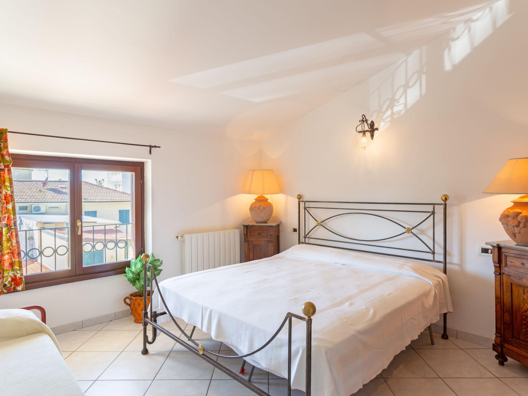 Photo 10 - Appartement de 2 chambres à Pietrasanta avec vues à la mer