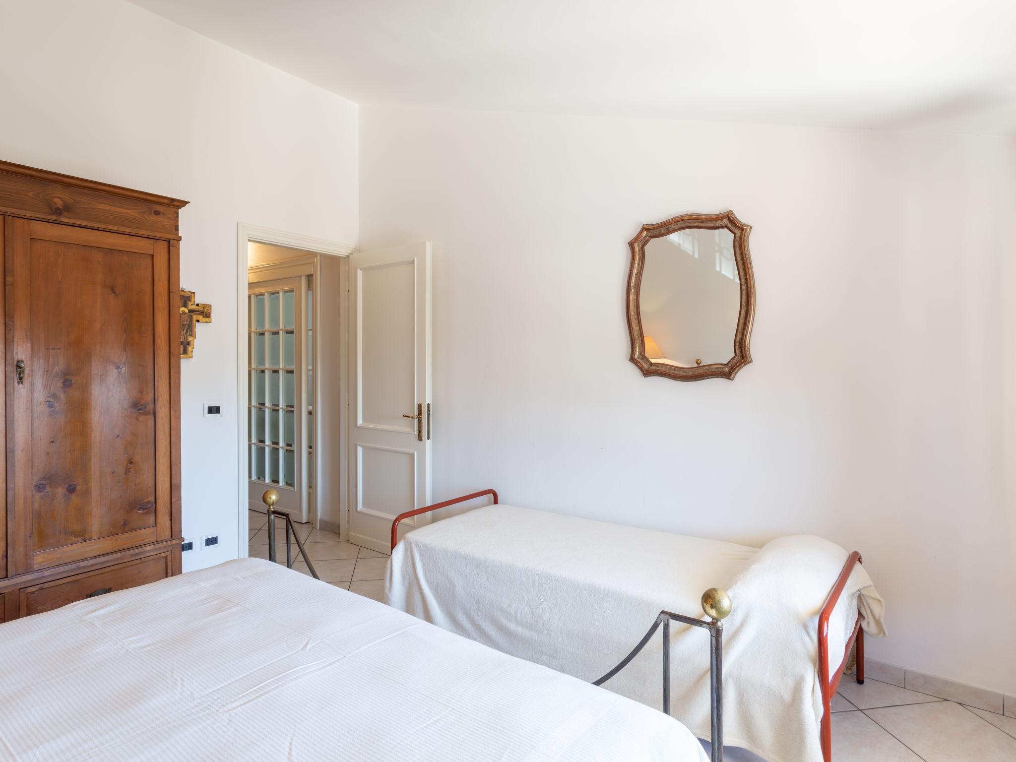 Photo 12 - Appartement de 2 chambres à Pietrasanta avec vues à la mer