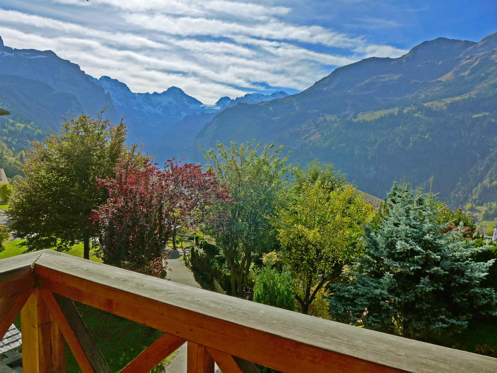 Foto 11 - Appartamento con 1 camera da letto a Lauterbrunnen con vista sulle montagne