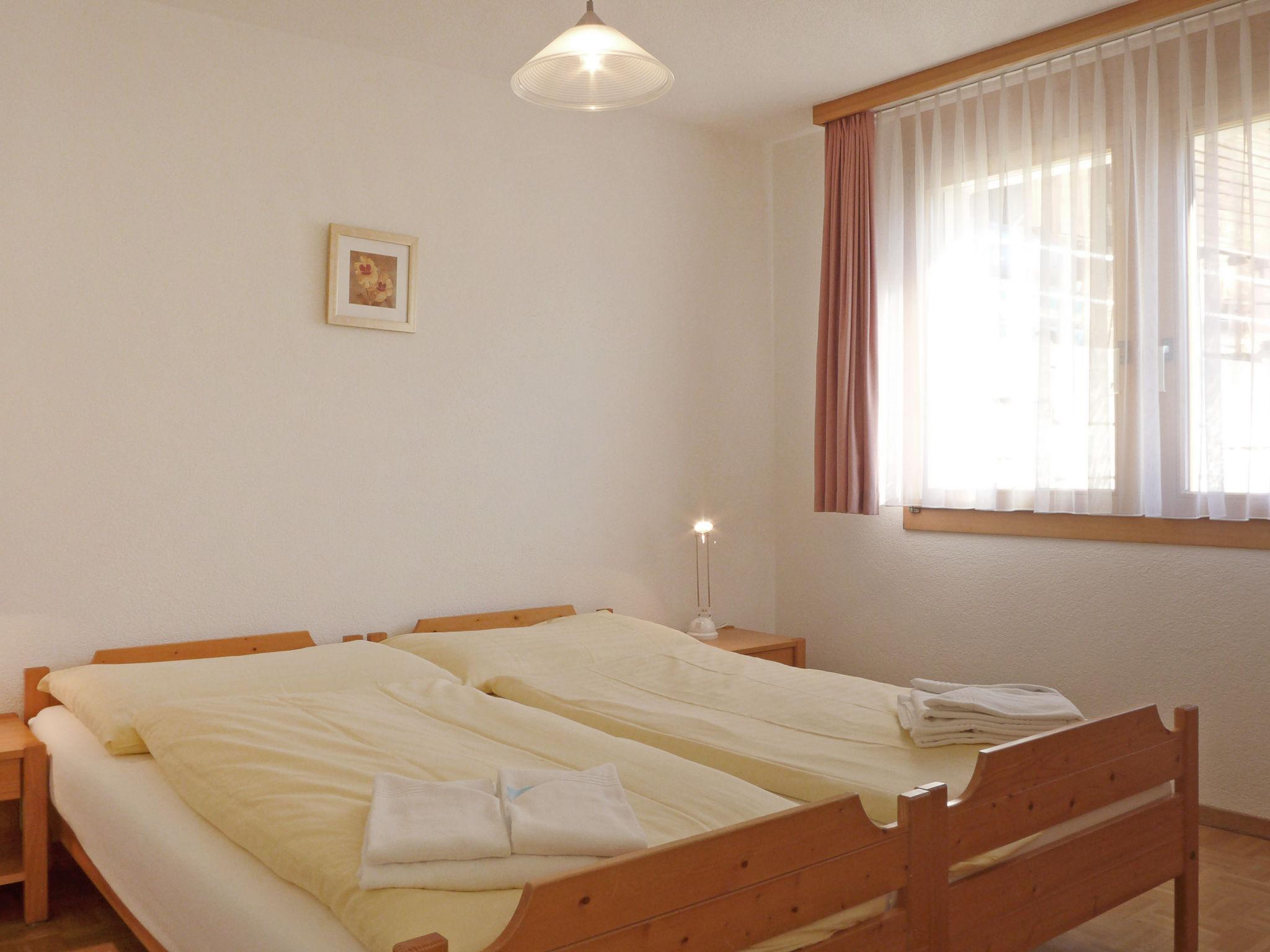 Foto 3 - Apartment mit 1 Schlafzimmer in Lauterbrunnen mit blick auf die berge