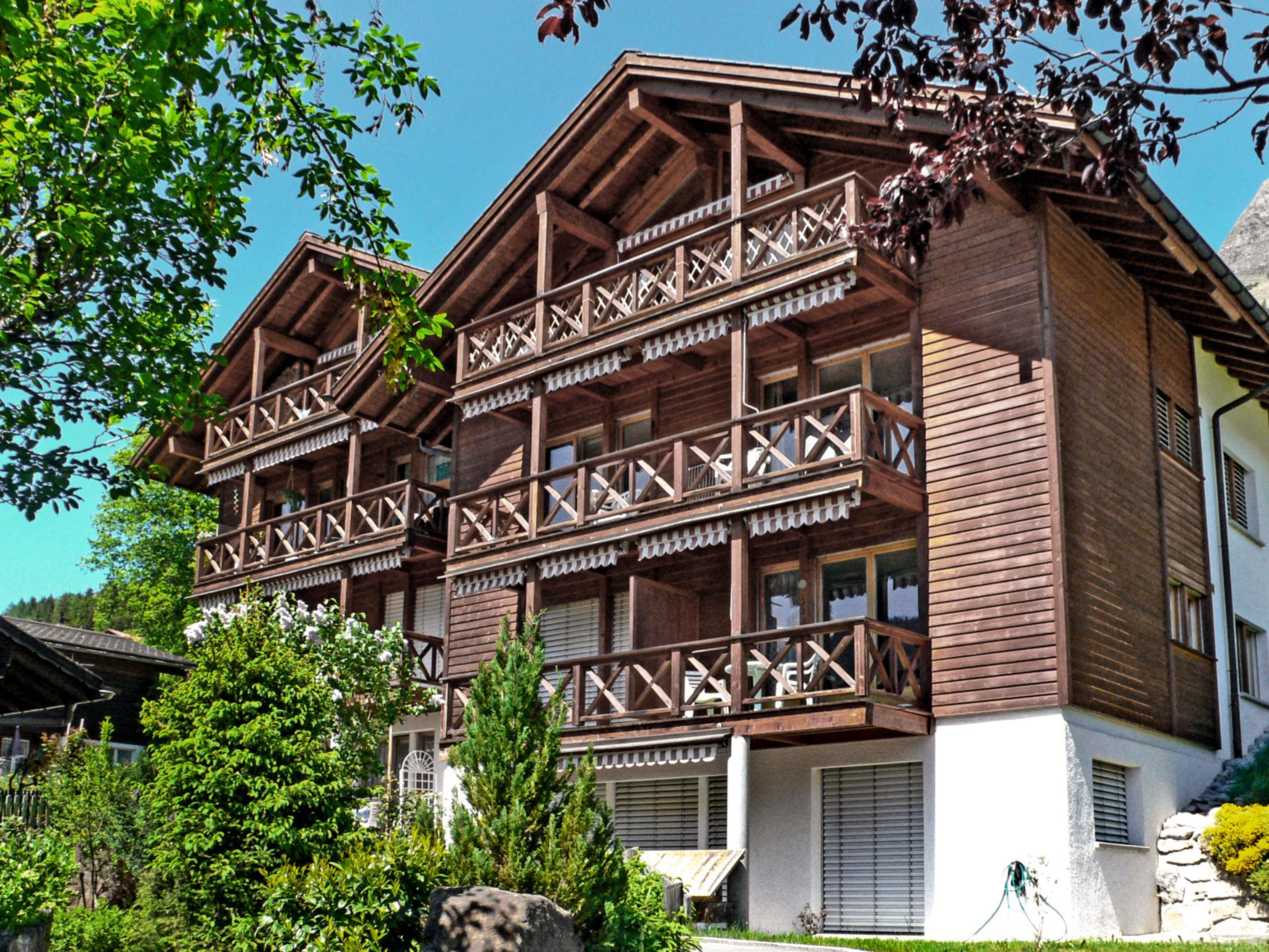 Foto 5 - Apartment mit 1 Schlafzimmer in Lauterbrunnen mit blick auf die berge