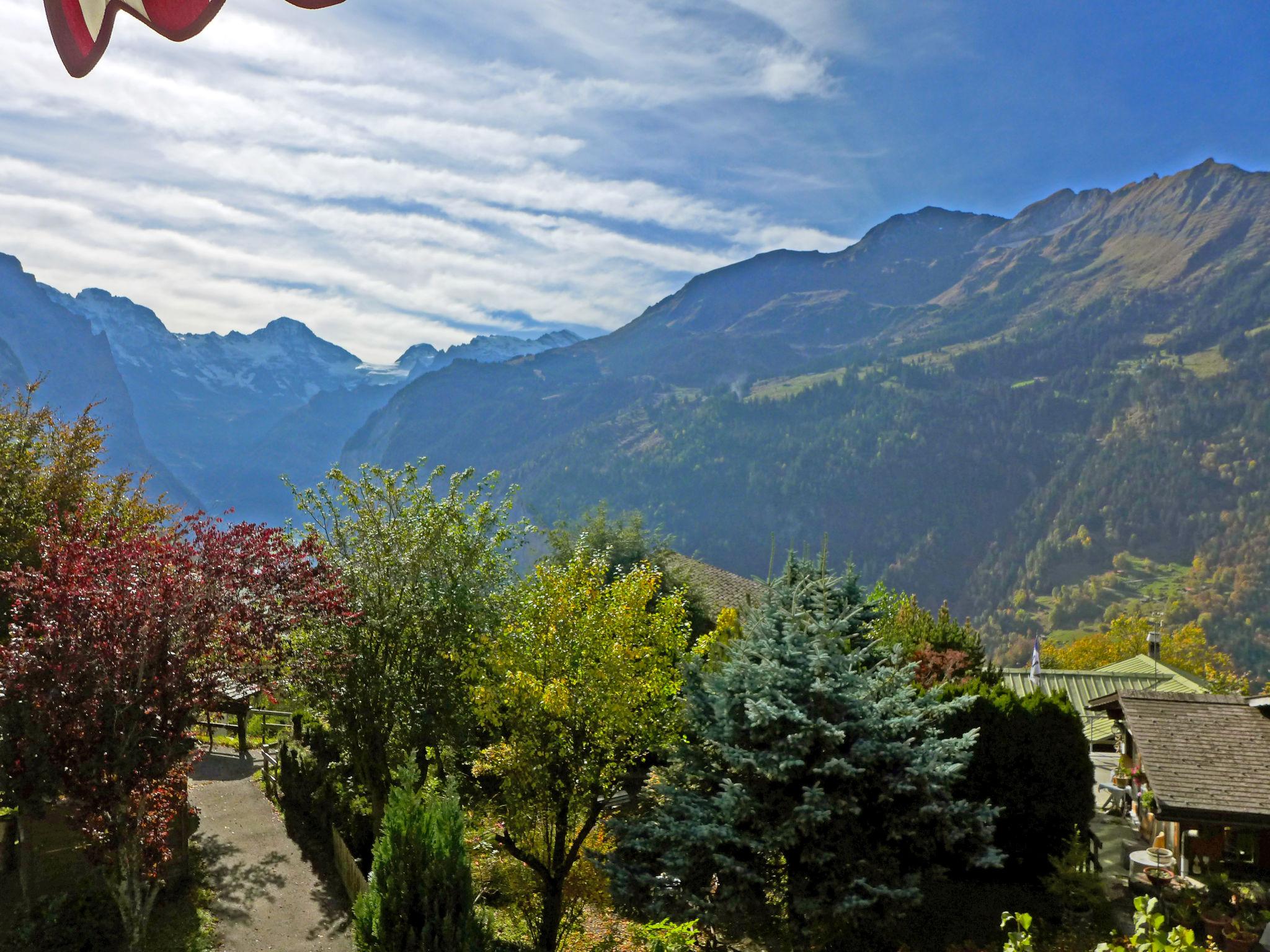 Foto 10 - Apartamento de 1 habitación en Lauterbrunnen con vistas a la montaña