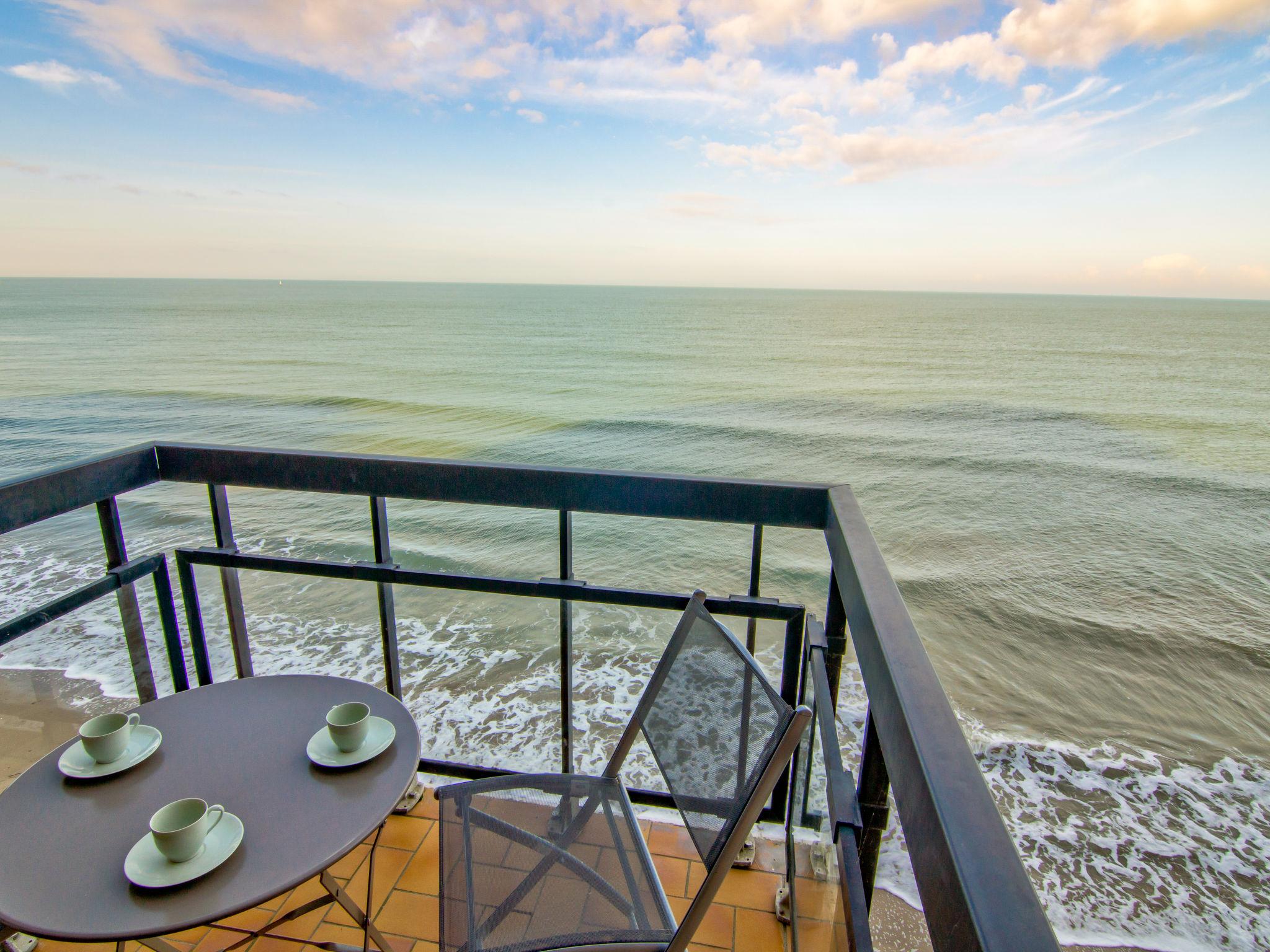 Photo 1 - Appartement de 1 chambre à Trouville-sur-Mer avec terrasse et vues à la mer