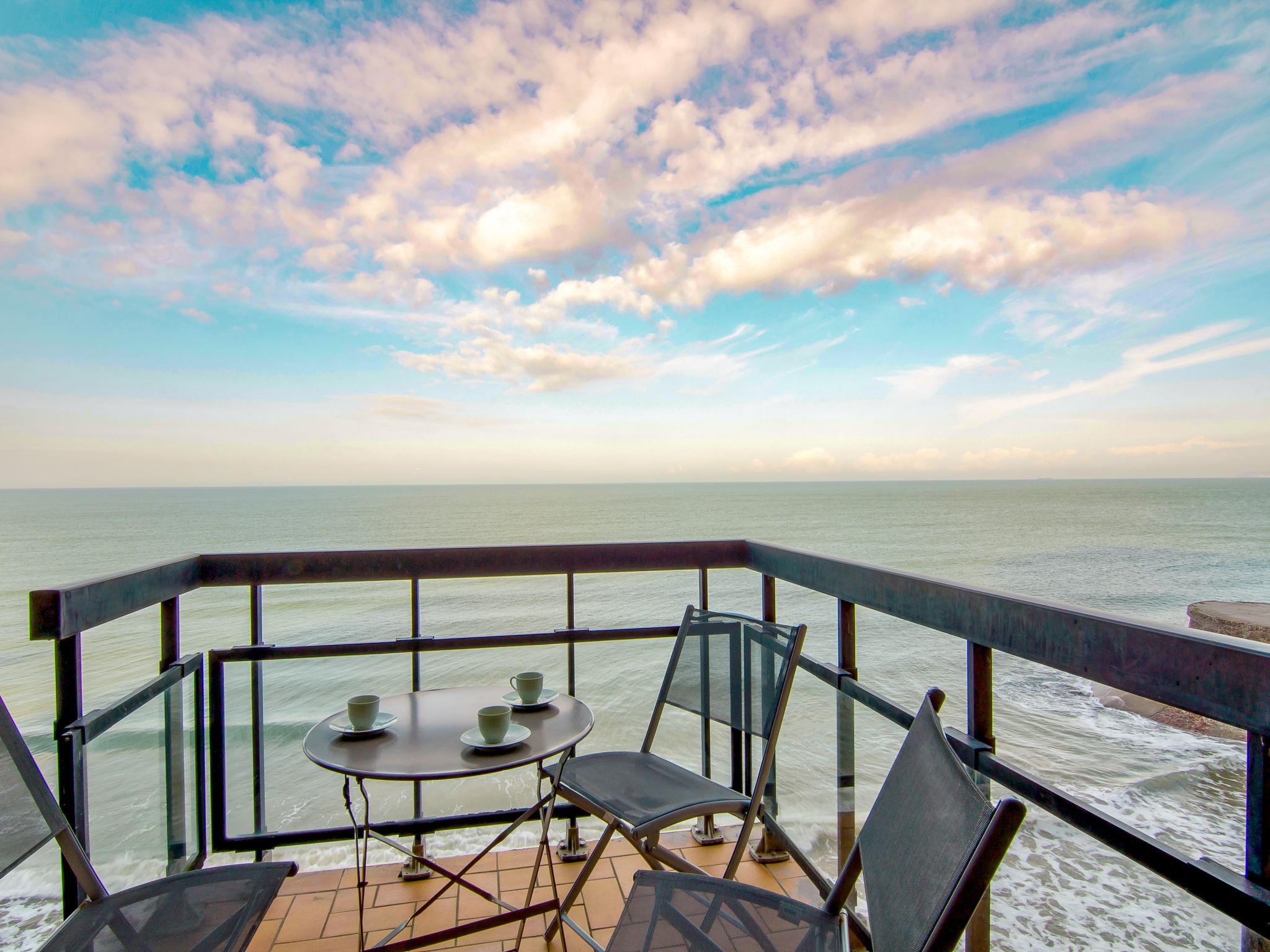 Photo 15 - Appartement de 1 chambre à Trouville-sur-Mer avec terrasse et vues à la mer