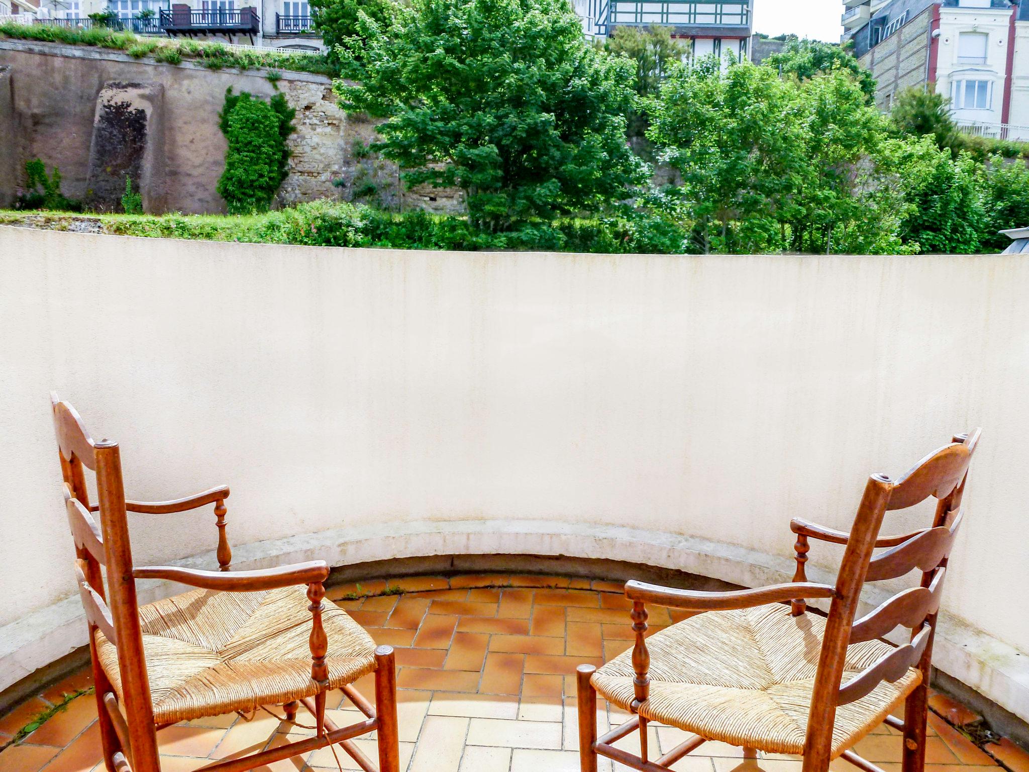 Photo 4 - 1 bedroom Apartment in Trouville-sur-Mer with terrace and sea view