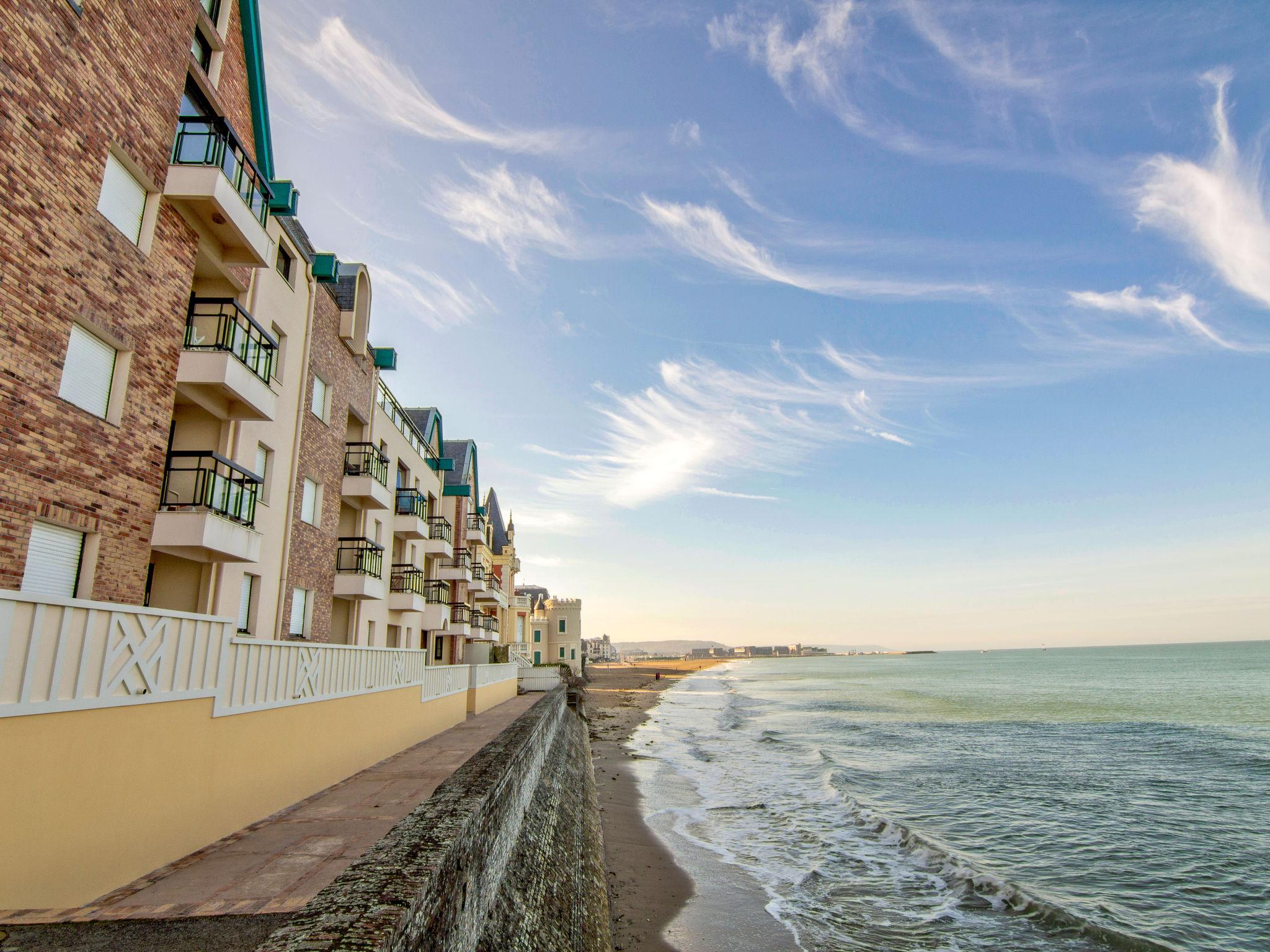 Foto 17 - Apartamento de 1 quarto em Trouville-sur-Mer com terraço