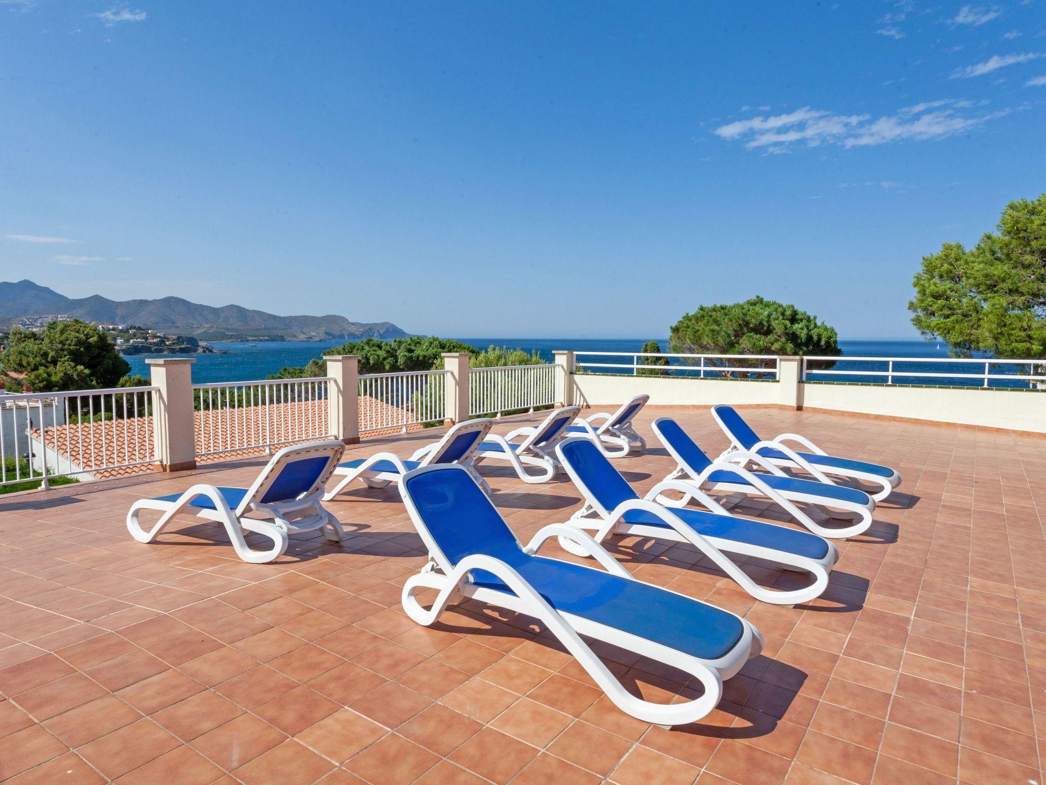 Photo 10 - 1 bedroom Apartment in Llançà with swimming pool and sea view