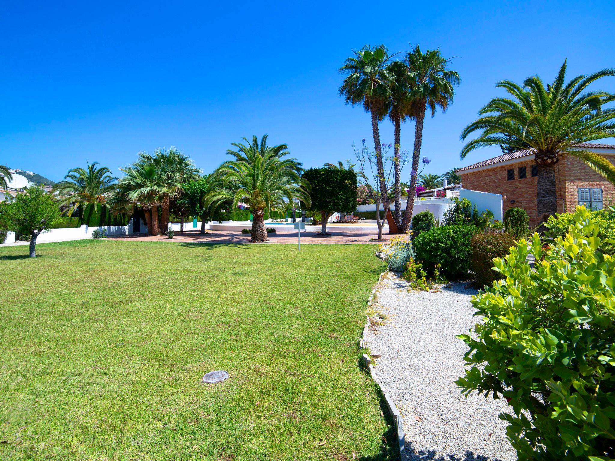 Foto 17 - Casa de 2 quartos em Calp com piscina e jardim