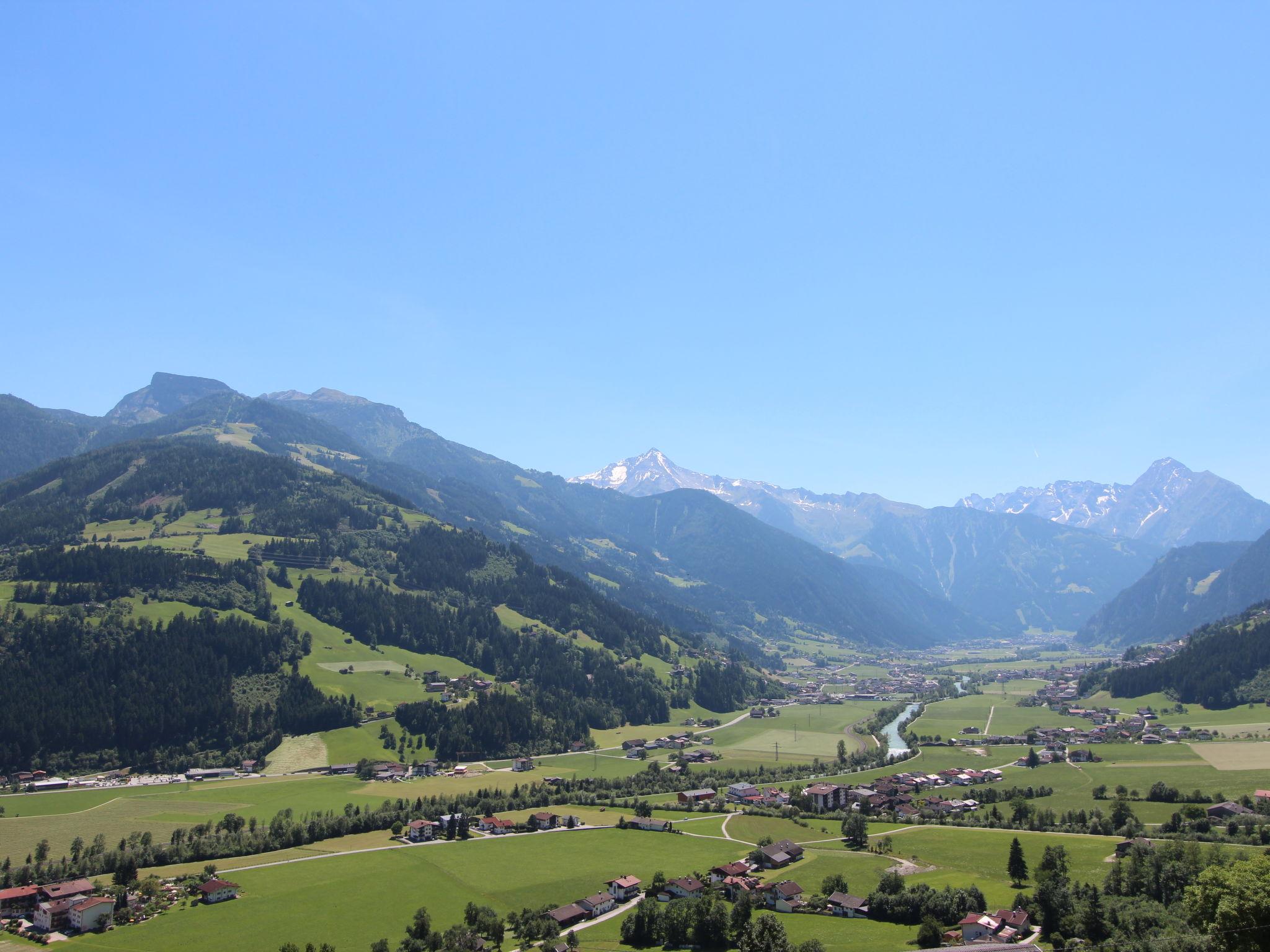 Foto 32 - Appartamento con 6 camere da letto a Aschau im Zillertal con giardino e vista sulle montagne