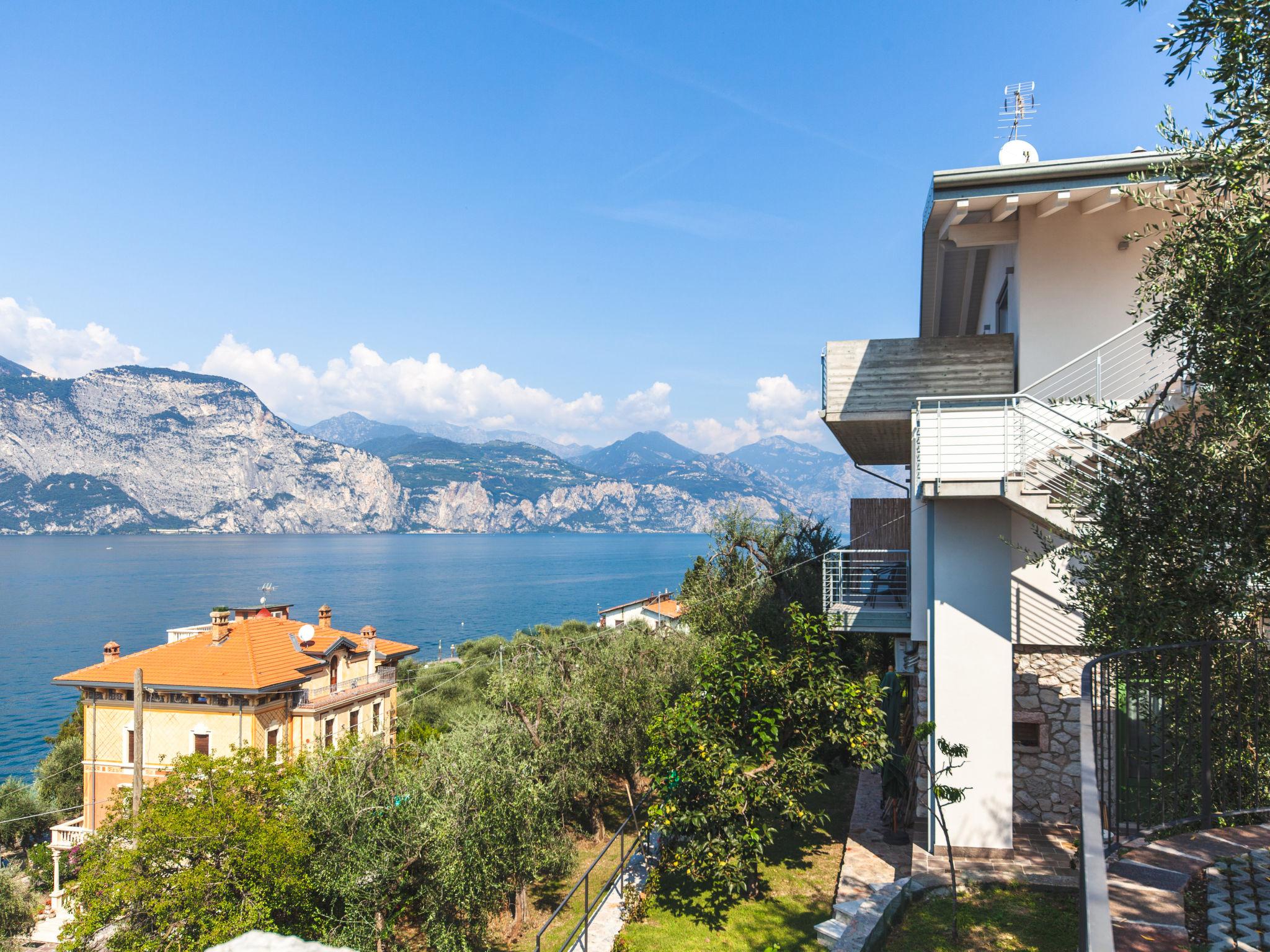 Foto 4 - Apartamento de 1 quarto em Brenzone sul Garda com jardim e vista para a montanha