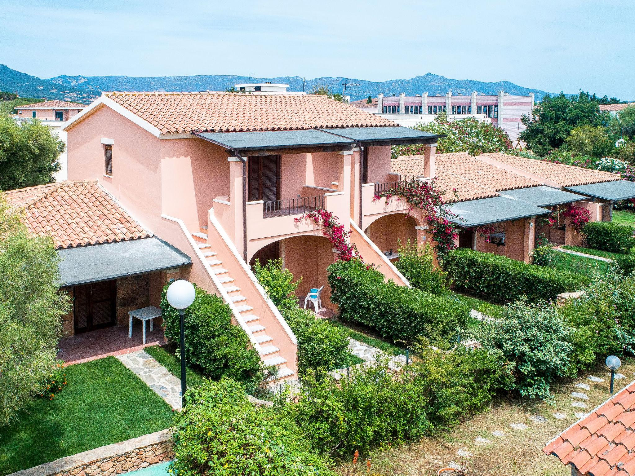 Photo 2 - Appartement de 2 chambres à San Teodoro avec terrasse