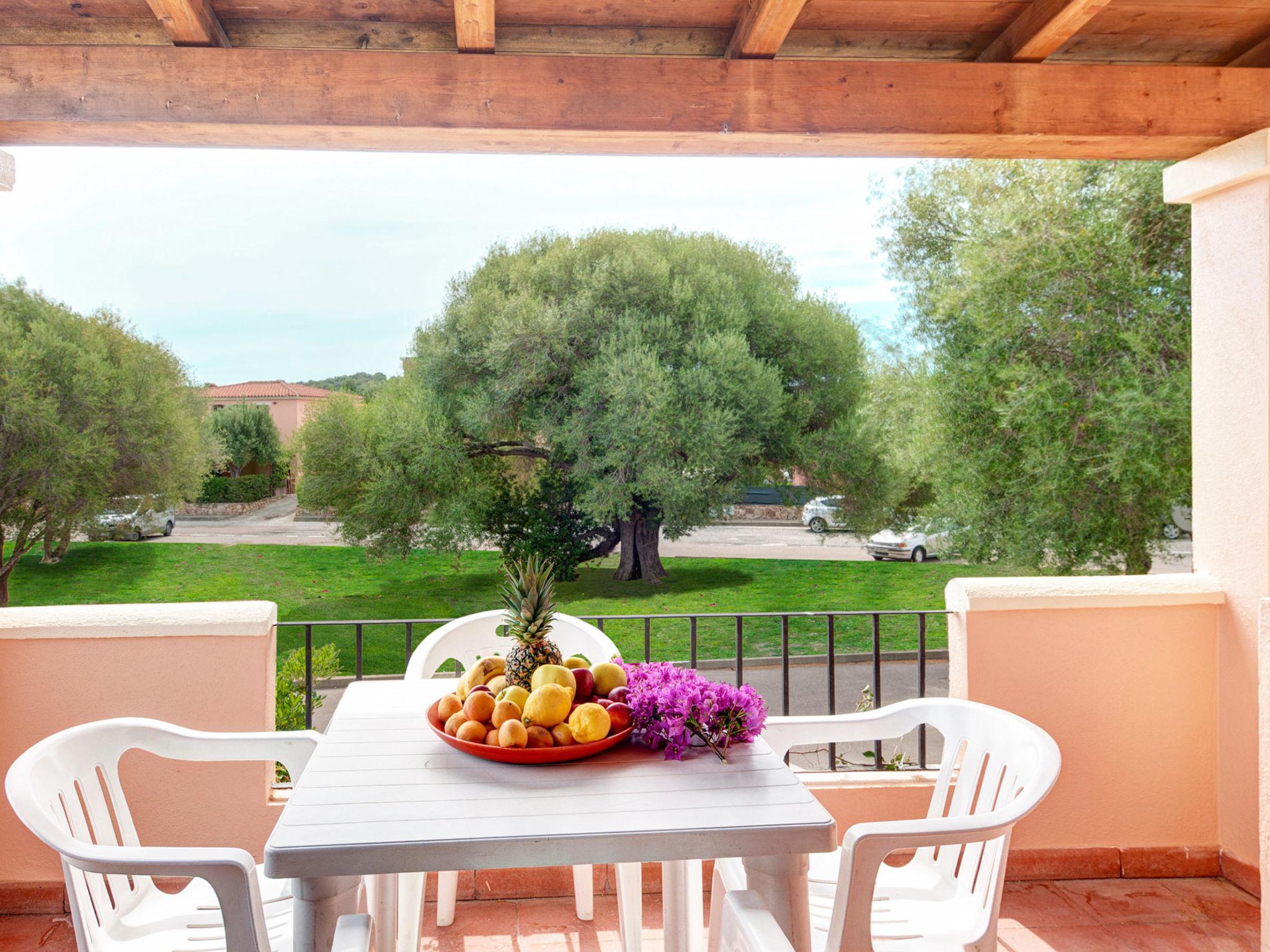 Photo 3 - Appartement de 2 chambres à San Teodoro avec terrasse