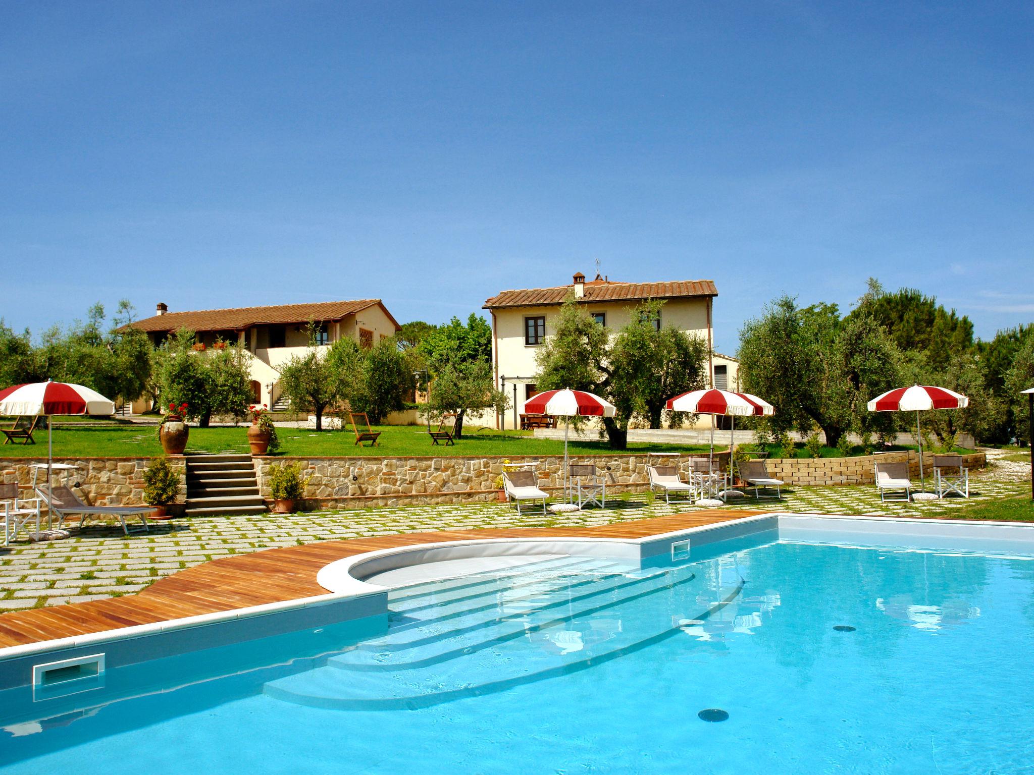 Photo 1 - Appartement de 2 chambres à Cerreto Guidi avec piscine et jardin