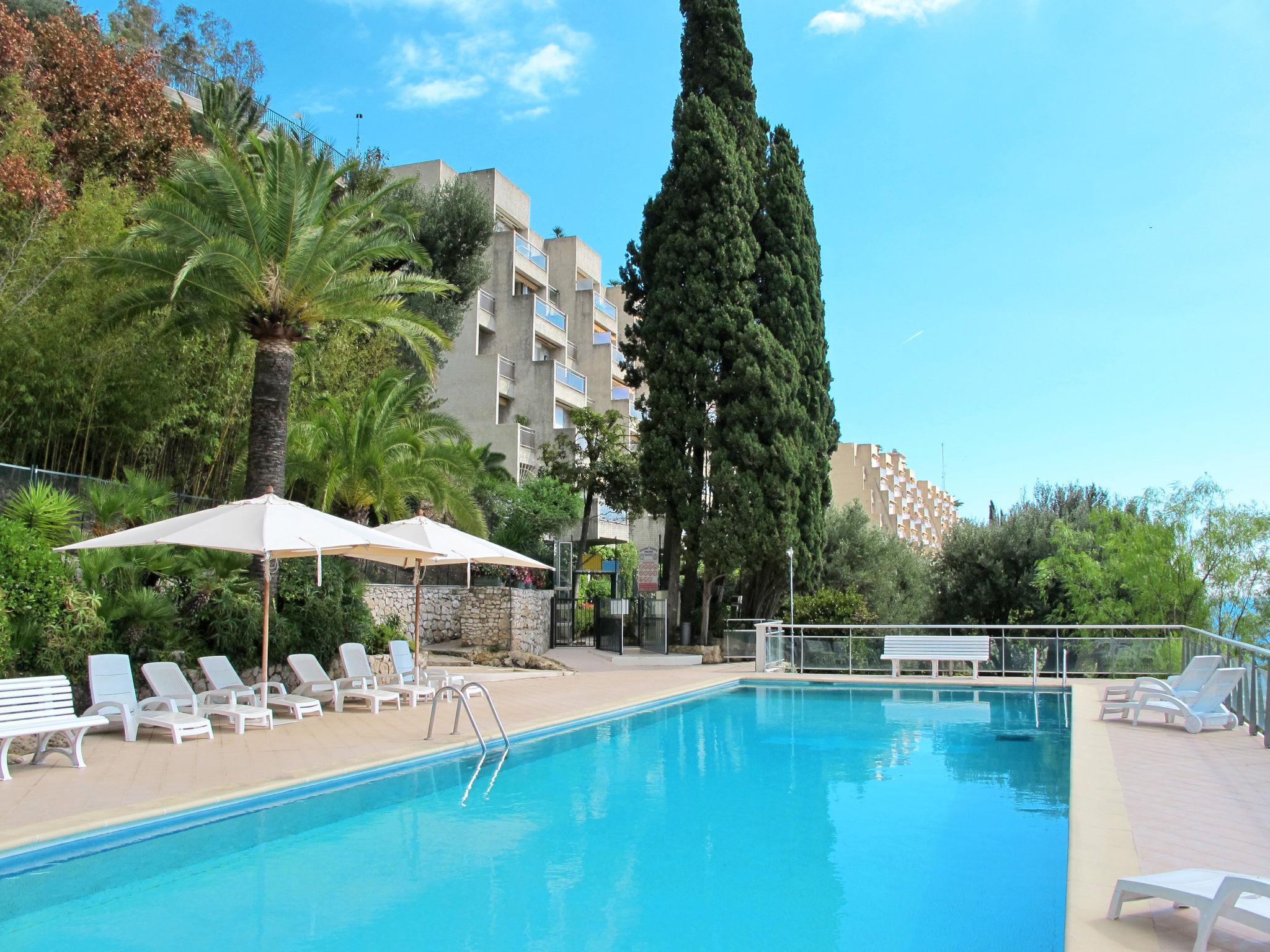 Foto 1 - Apartamento de 2 quartos em Roquebrune-Cap-Martin com piscina e vistas do mar