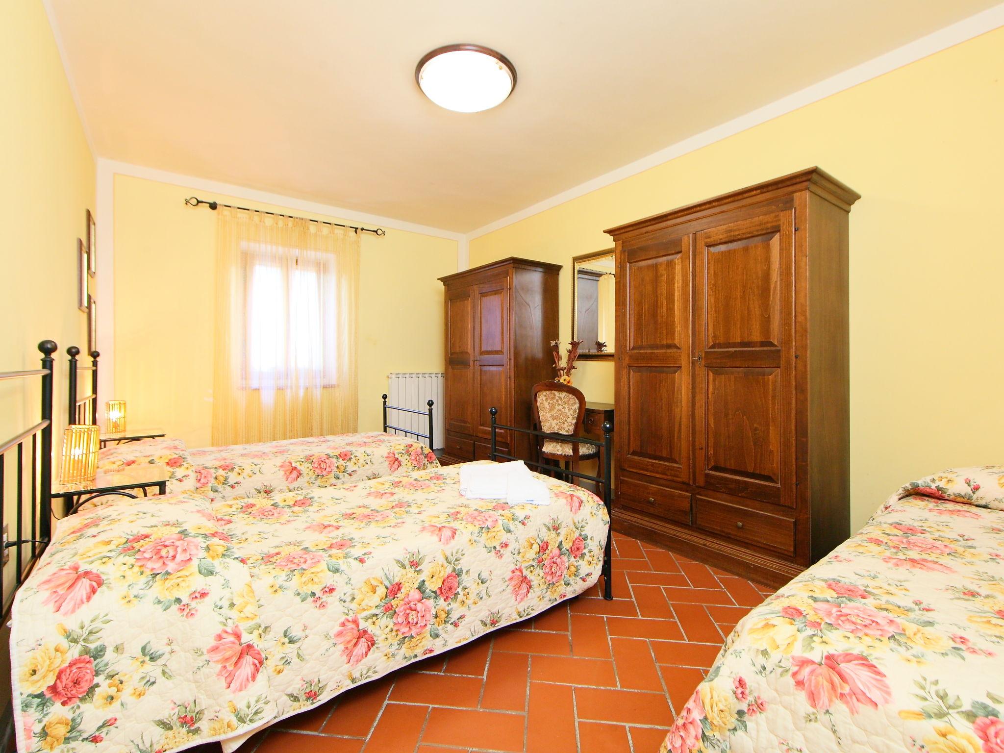 Foto 12 - Appartamento con 2 camere da letto a Bucine con piscina e terrazza