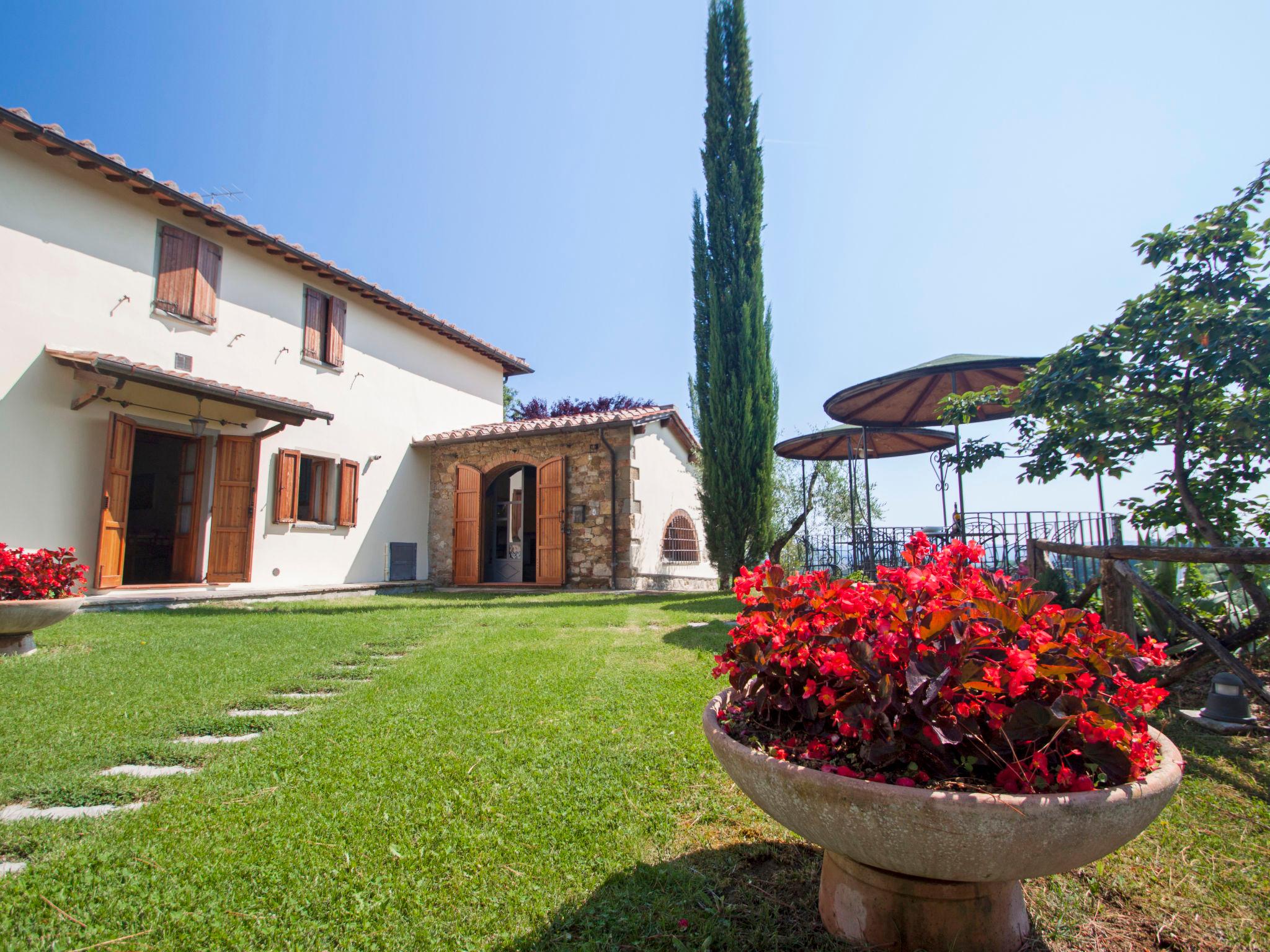 Foto 1 - Appartamento con 2 camere da letto a Bucine con piscina e giardino