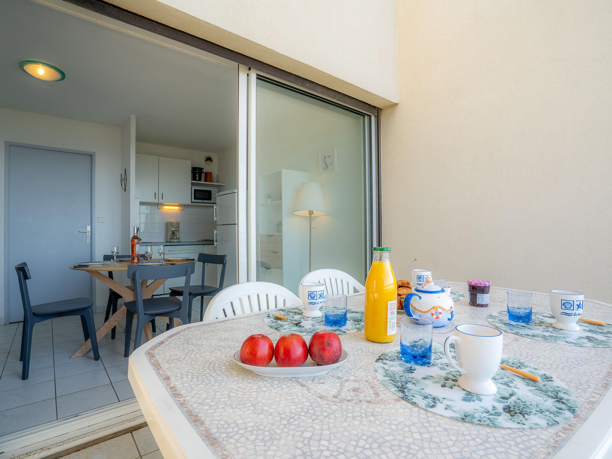 Photo 10 - 1 bedroom Apartment in Agde with swimming pool and sea view