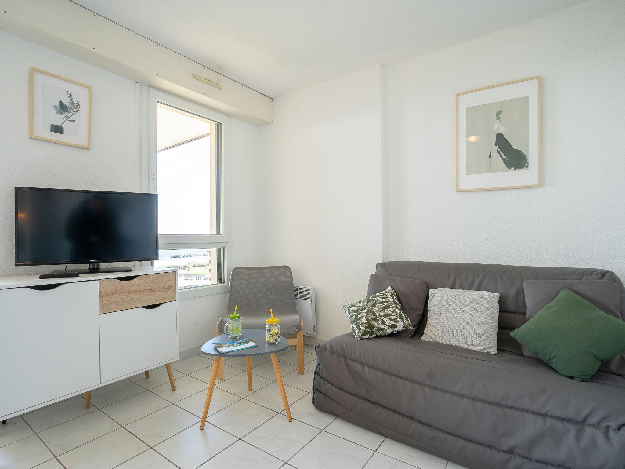 Foto 4 - Apartamento de 1 habitación en Agde con piscina y jardín