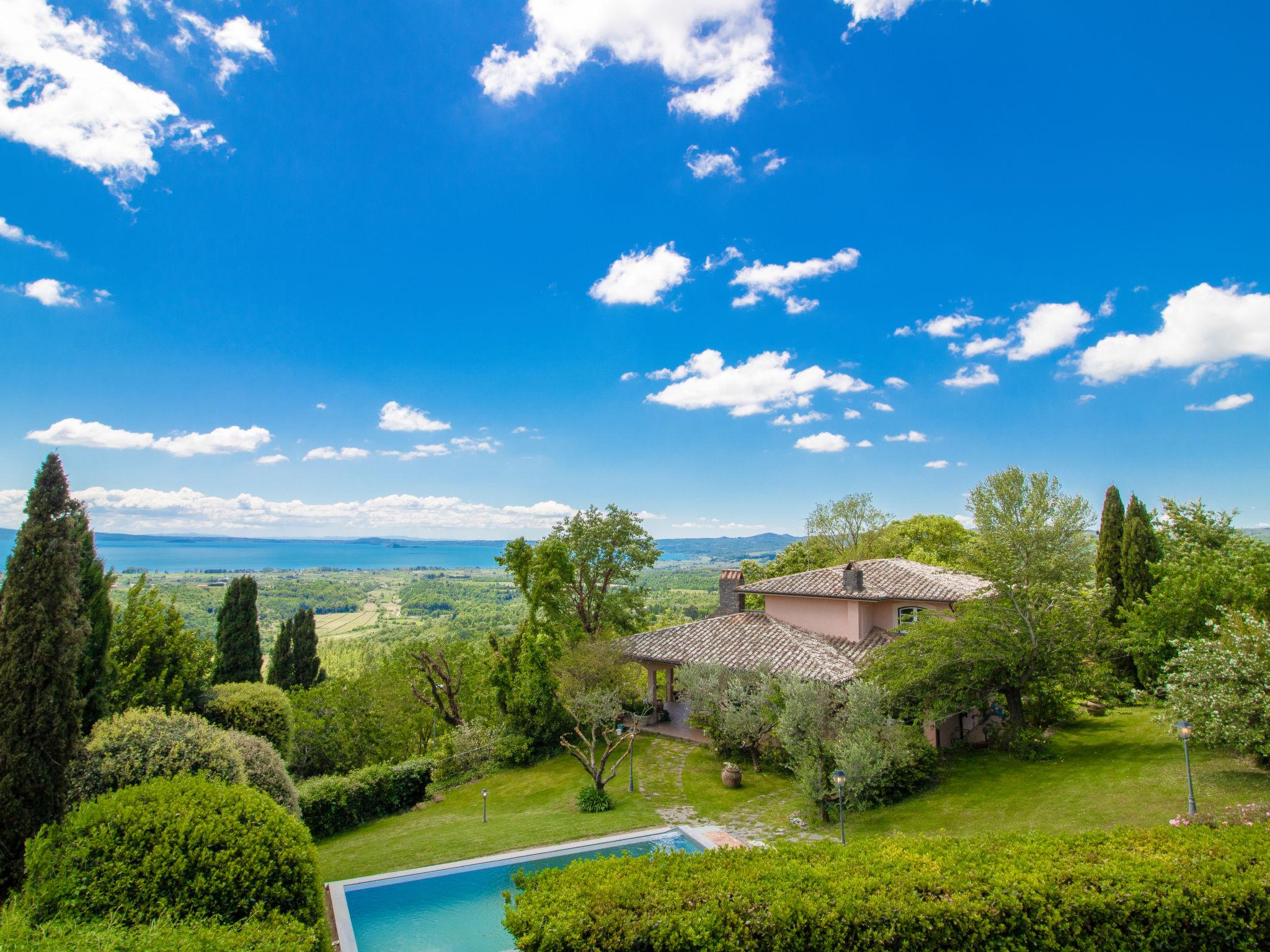 Foto 1 - Casa con 4 camere da letto a San Lorenzo Nuovo con piscina privata e giardino