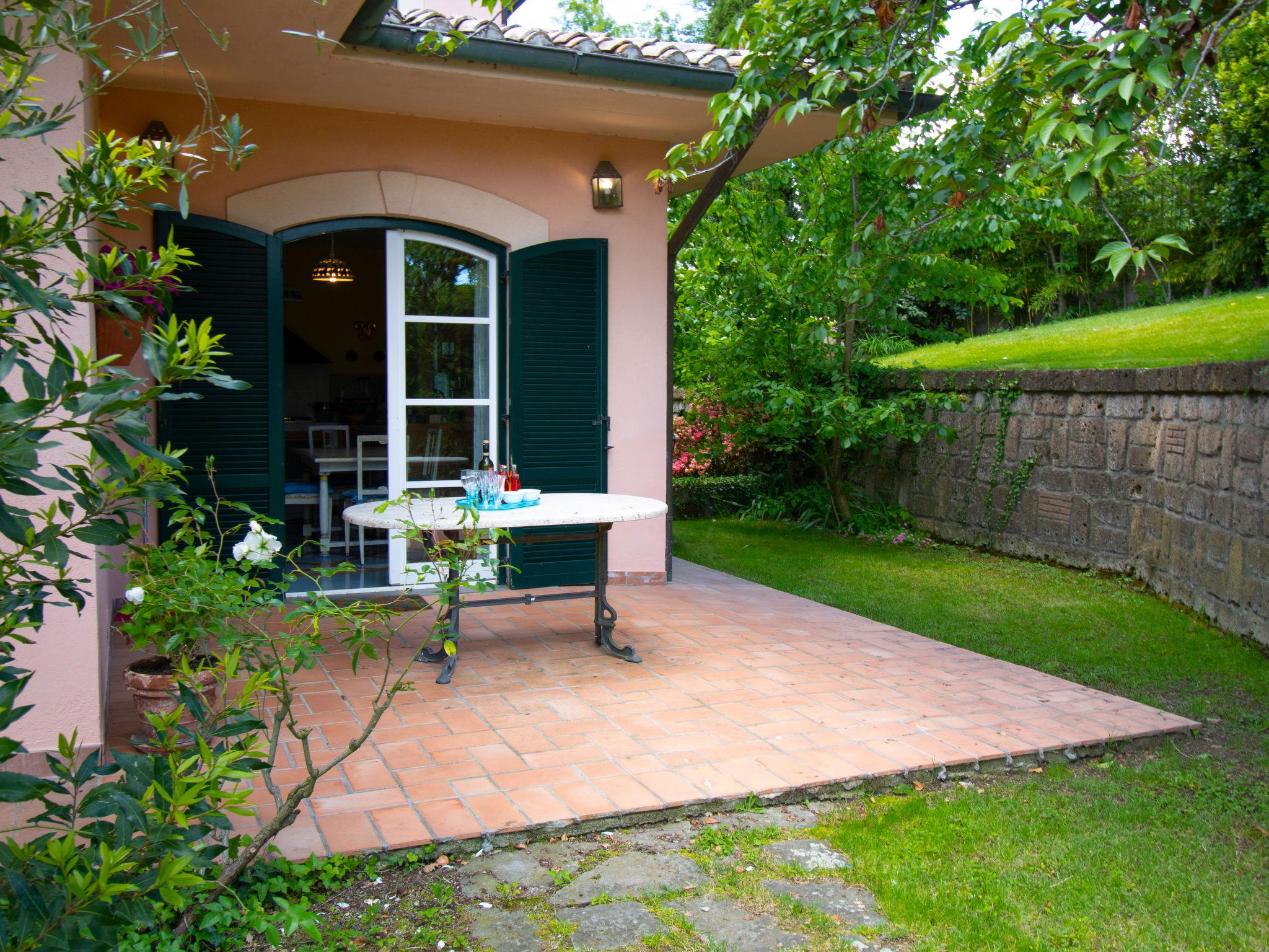 Photo 40 - Maison de 4 chambres à San Lorenzo Nuovo avec piscine privée et jardin