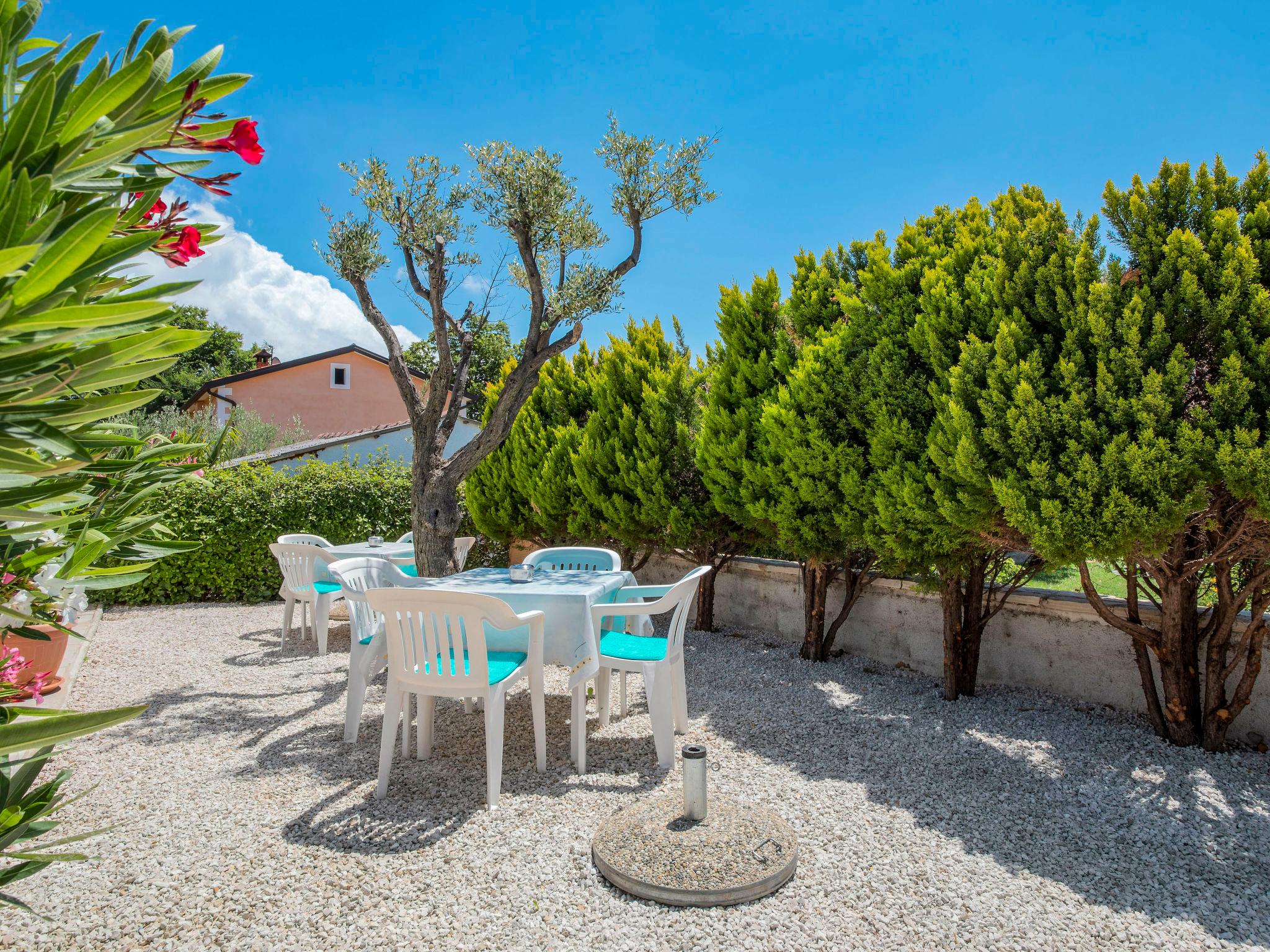 Photo 21 - Appartement de 2 chambres à Kaštelir-Labinci avec piscine et jardin