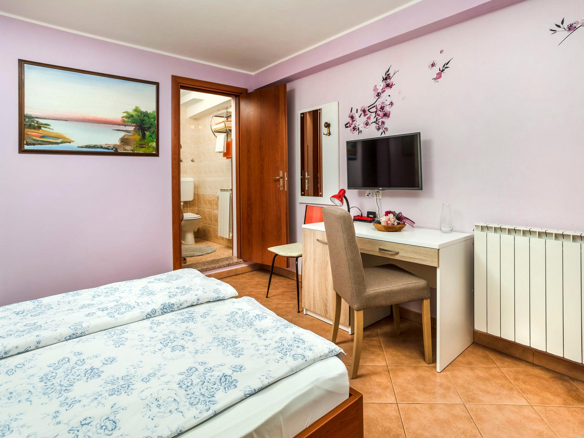 Foto 8 - Apartment mit 1 Schlafzimmer in Kaštelir-Labinci mit schwimmbad und blick aufs meer