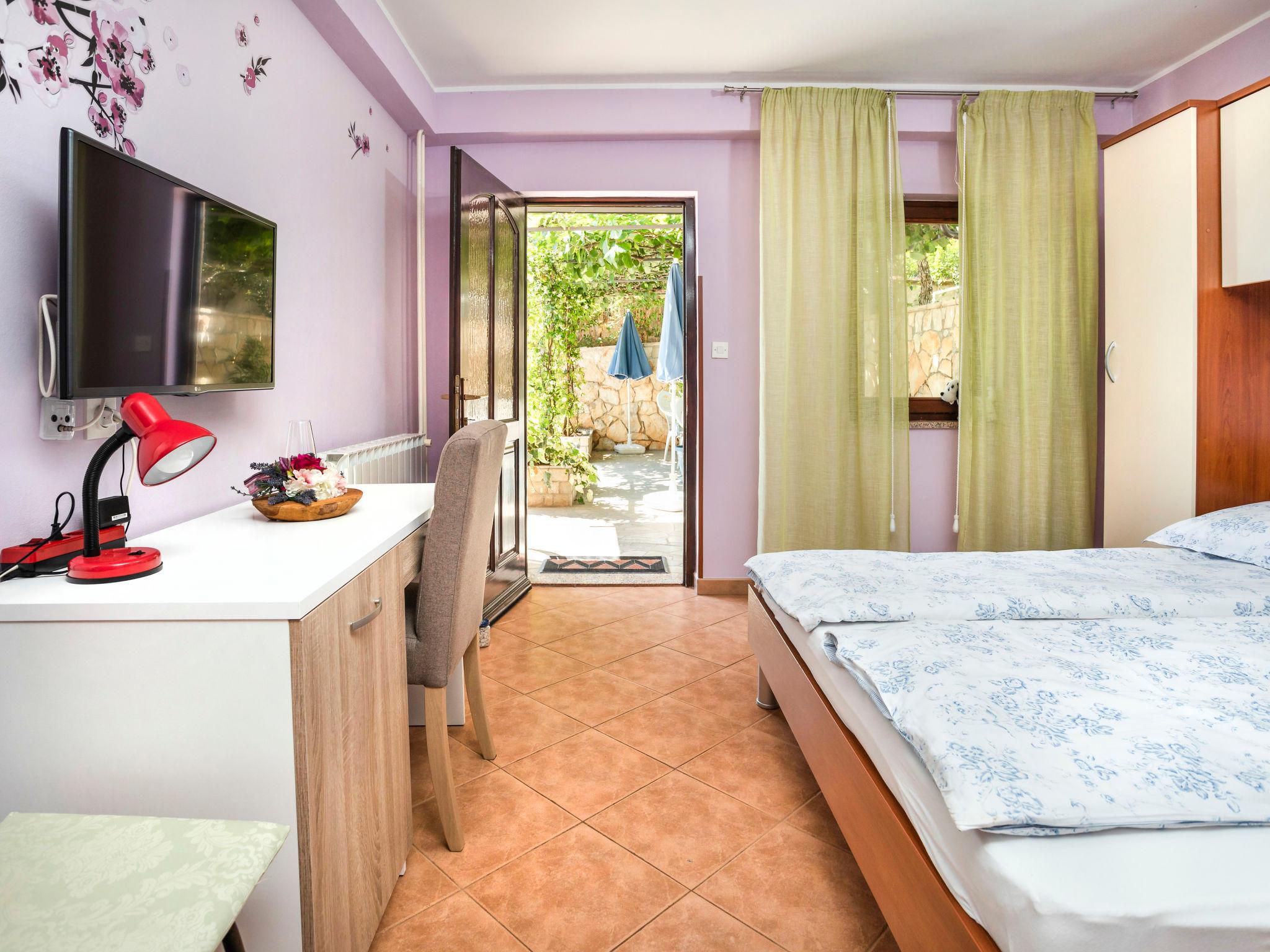Foto 9 - Apartamento de 1 quarto em Kaštelir-Labinci com piscina e vistas do mar