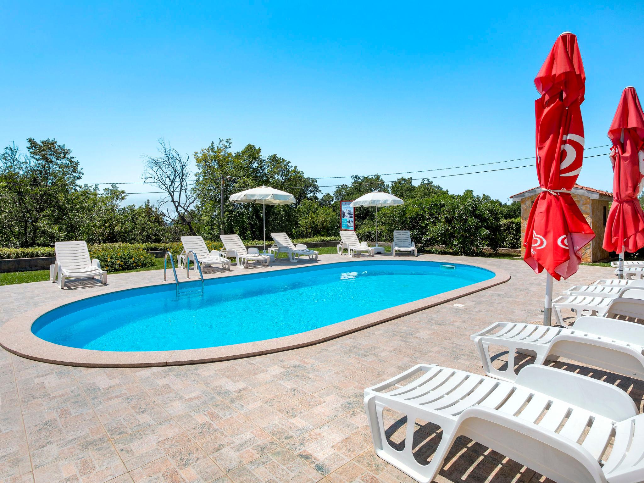 Photo 14 - Appartement de 1 chambre à Kaštelir-Labinci avec piscine et jardin