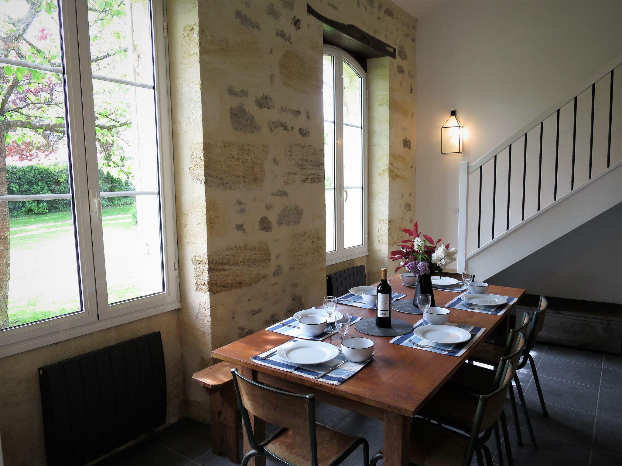 Photo 7 - Maison de 1 chambre à Vertheuil avec piscine privée et jardin