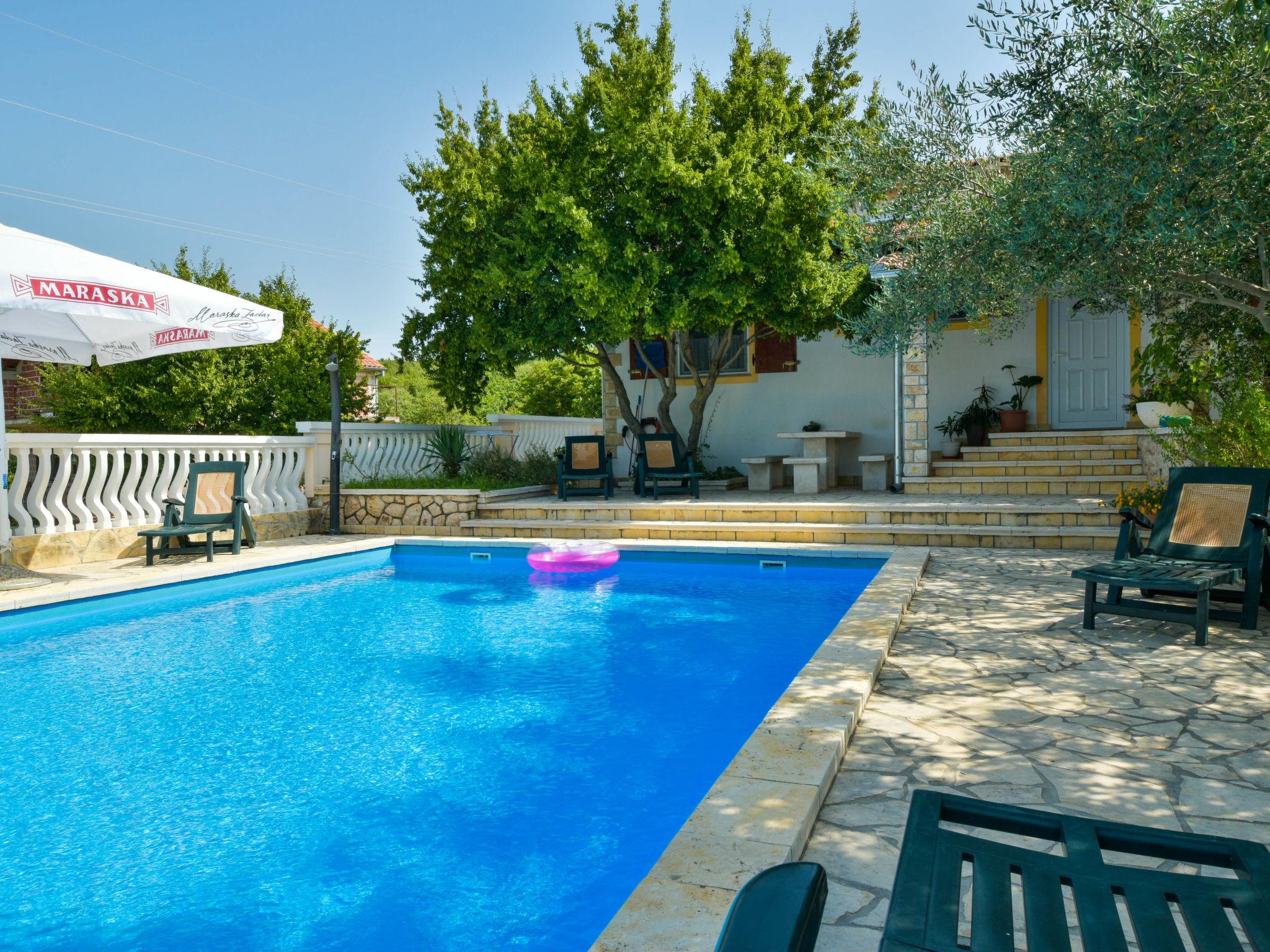 Foto 2 - Casa con 2 camere da letto a Obrovac con piscina privata e giardino