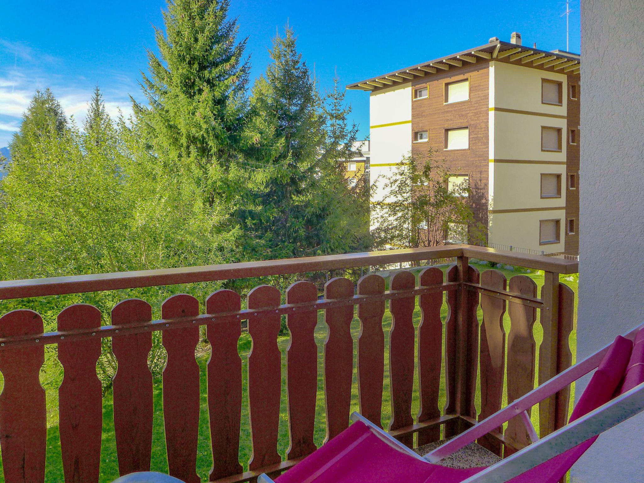 Foto 4 - Appartamento con 3 camere da letto a Crans-Montana con vista sulle montagne