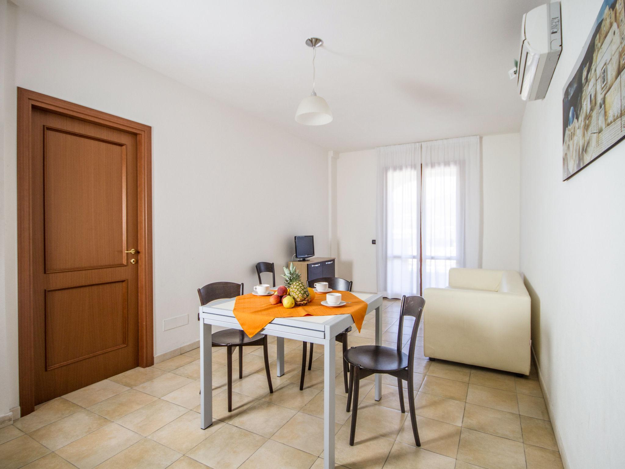 Photo 8 - 1 bedroom Apartment in Villasimius with swimming pool and garden