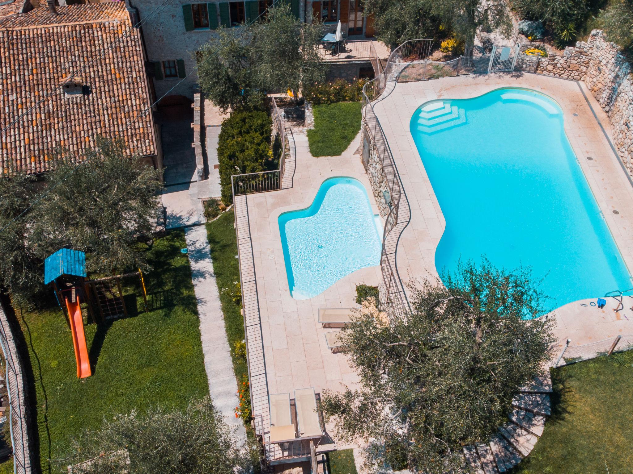 Foto 37 - Apartment mit 2 Schlafzimmern in Toscolano Maderno mit schwimmbad und blick auf die berge