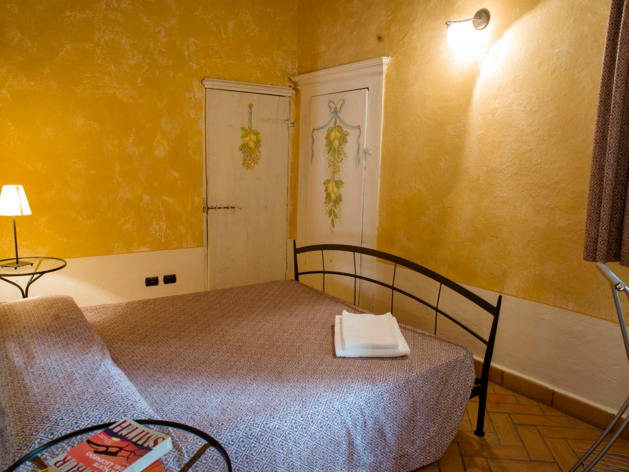 Foto 13 - Apartment mit 1 Schlafzimmer in Toscolano Maderno mit schwimmbad und blick auf die berge