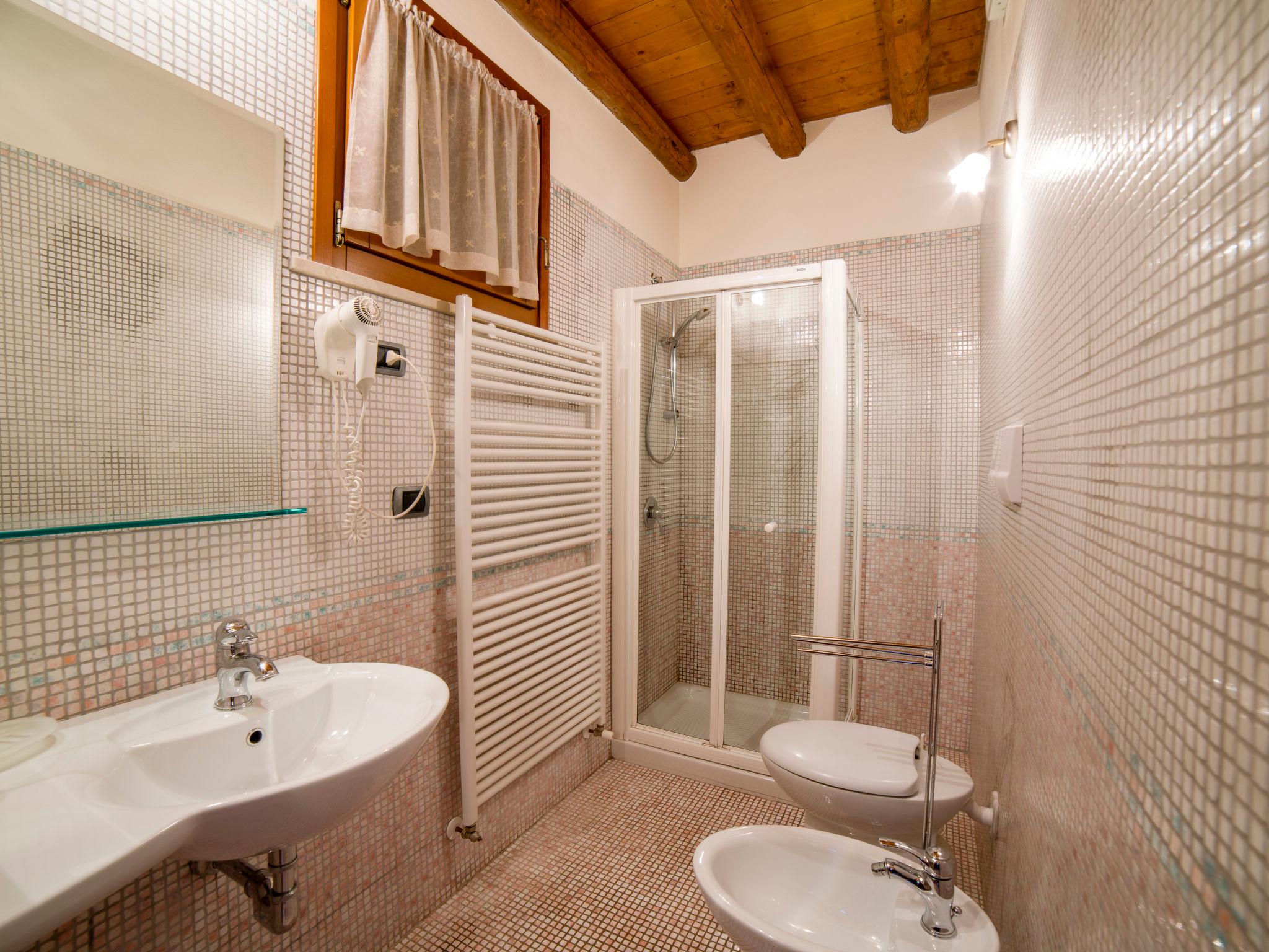 Photo 17 - 1 bedroom Apartment in Toscolano Maderno with swimming pool and mountain view