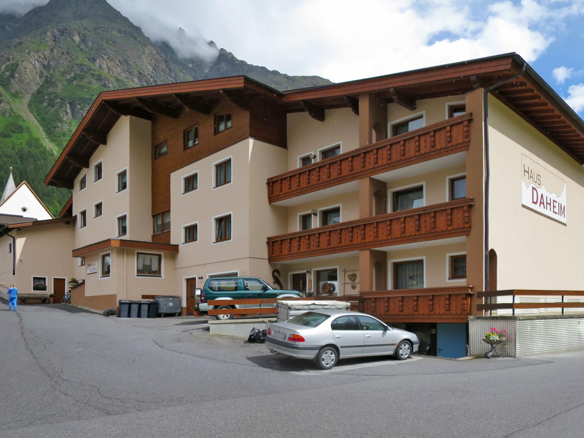 Foto 1 - Apartamento de 3 quartos em Sankt Leonhard im Pitztal com jardim e vista para a montanha