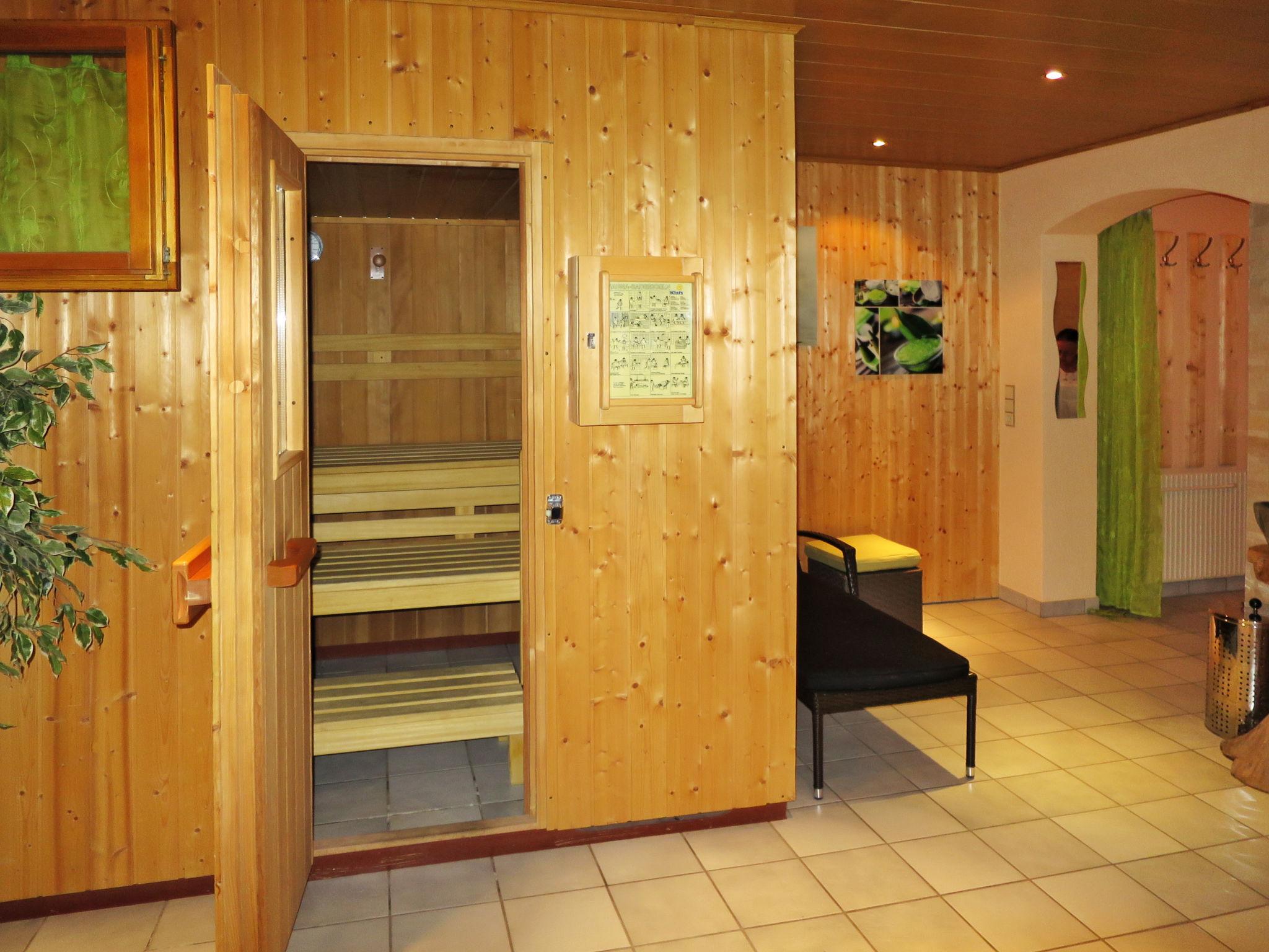 Foto 5 - Apartamento de 3 habitaciones en Sankt Leonhard im Pitztal con jardín y sauna