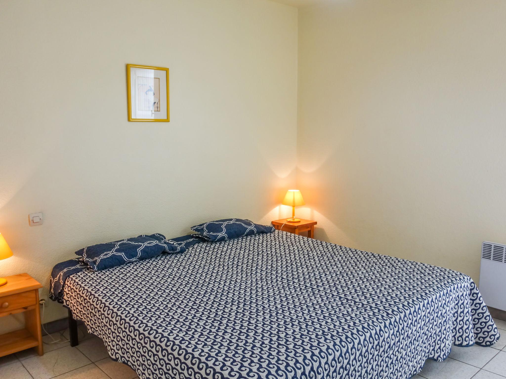 Foto 3 - Apartment mit 1 Schlafzimmer in Saint-Cyprien mit schwimmbad und blick aufs meer