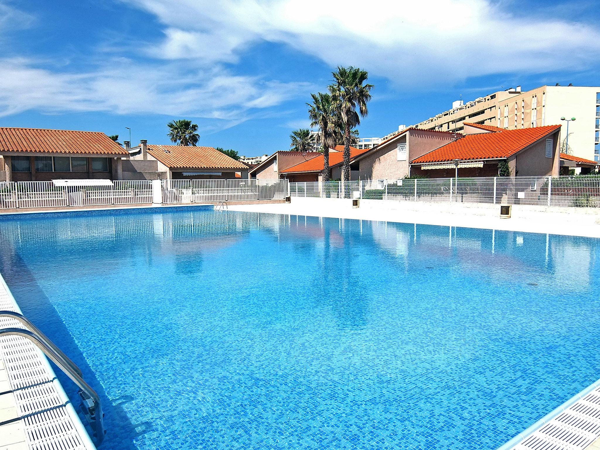 Photo 1 - 1 bedroom Apartment in Saint-Cyprien with swimming pool and sea view